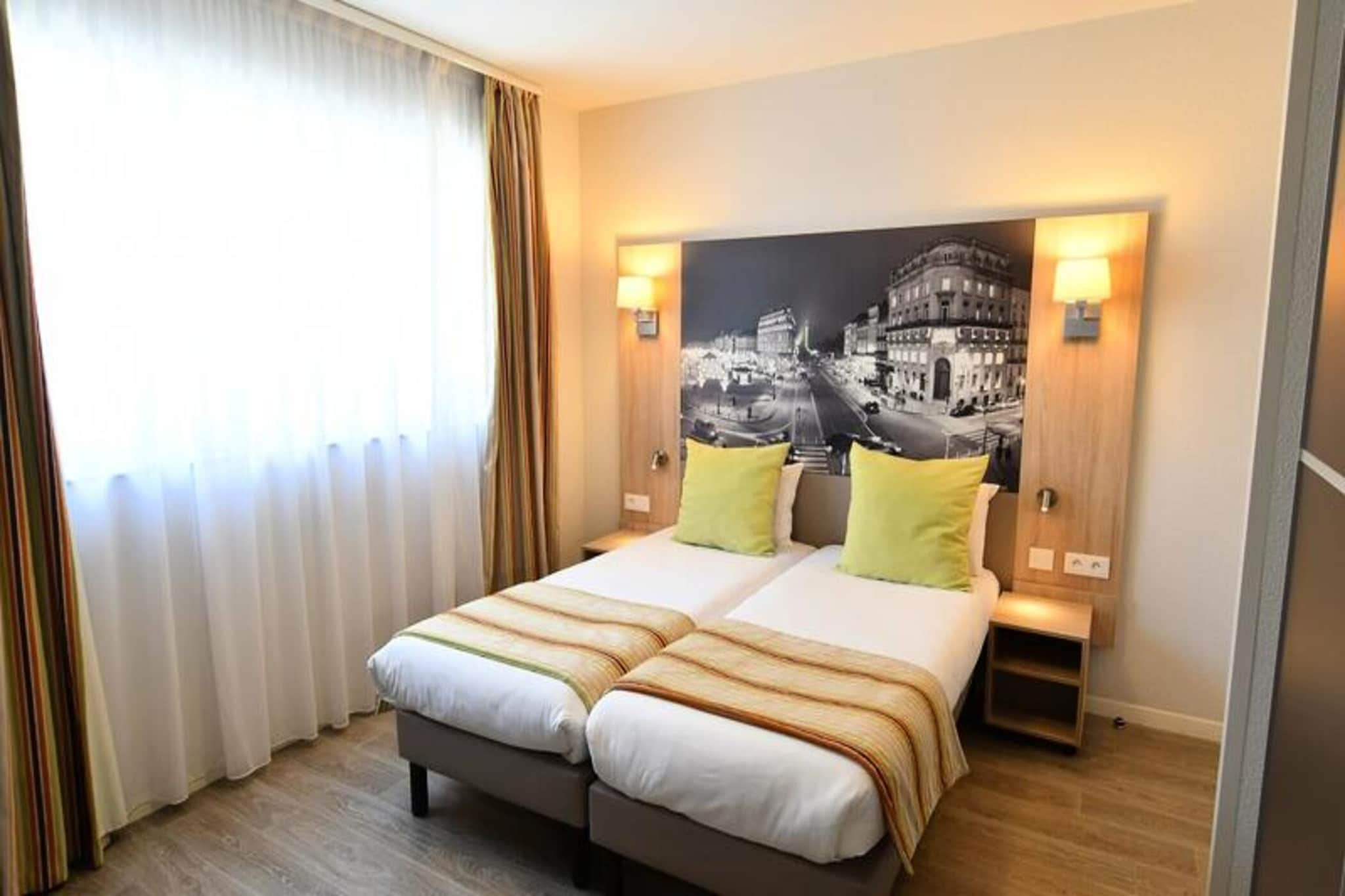 Appart'Hôtel Mer & Golf Bordeaux Bassins à Flot***-Exterior in summer