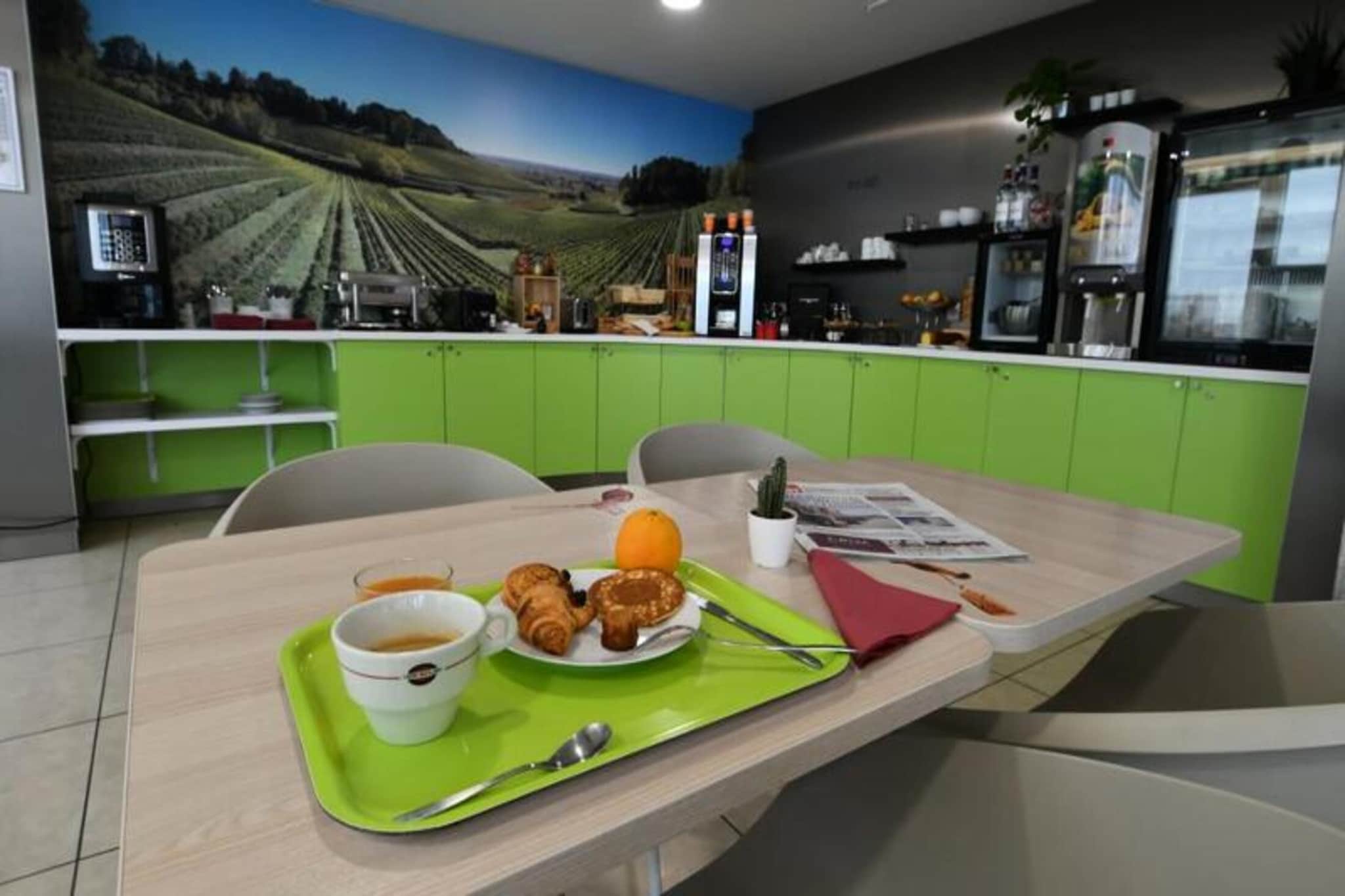 Appart'Hôtel Mer & Golf Bordeaux Bassins à Flot***-Exterior in summer