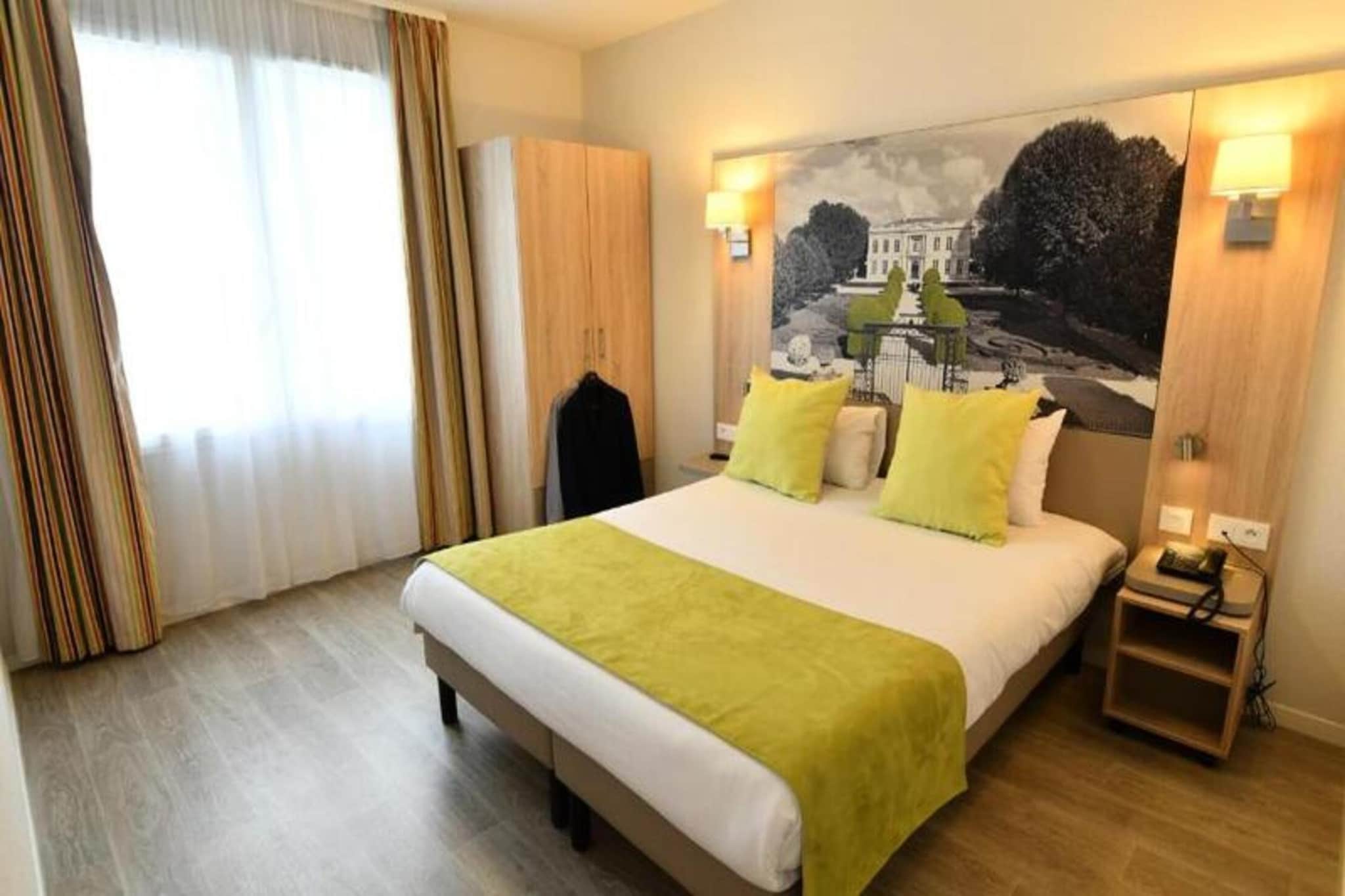 Appart'Hôtel Mer & Golf Bordeaux Bassins à Flot***-Exterior in summer