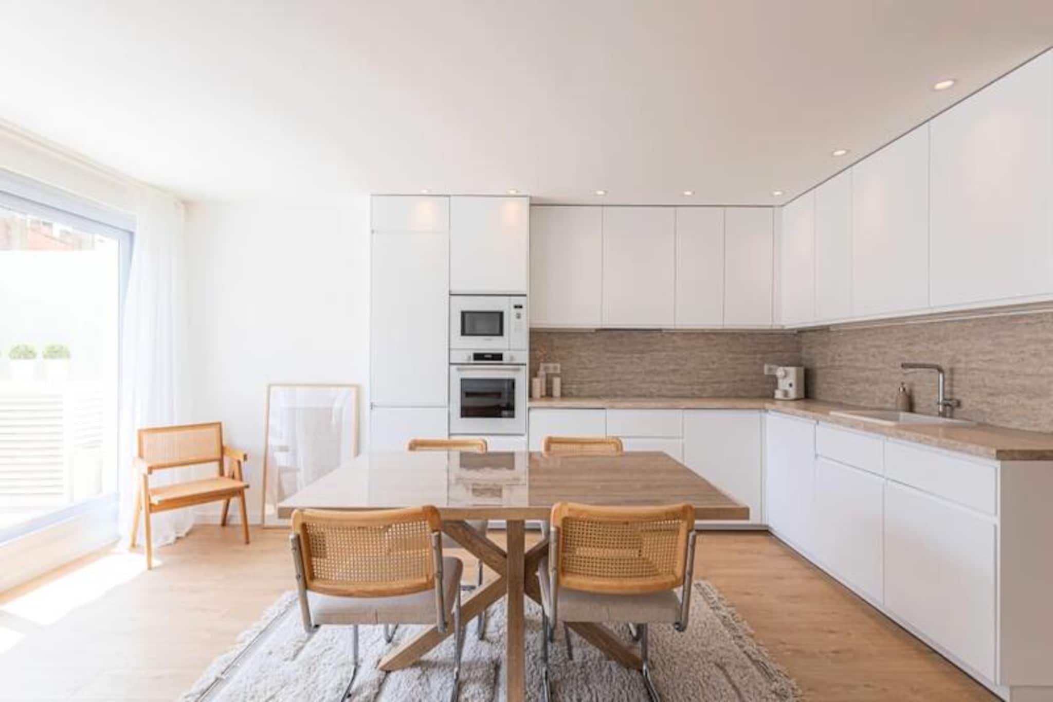 Renovated 2 Bedroom Apt in Cannes