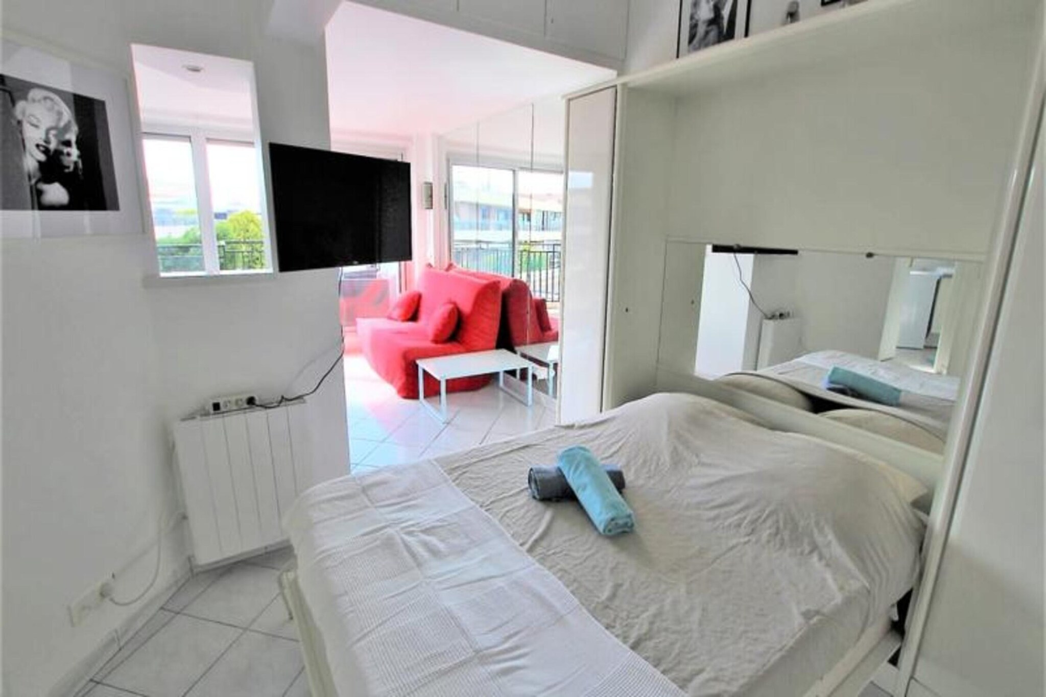Top-Floor Studio with Sea View