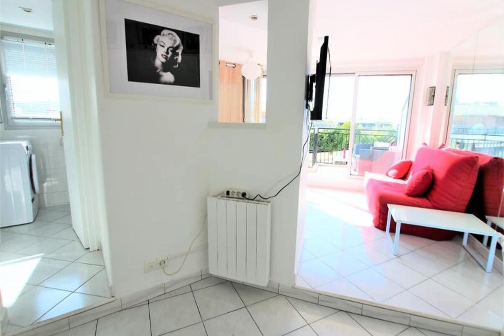 Top-Floor Studio with Sea View