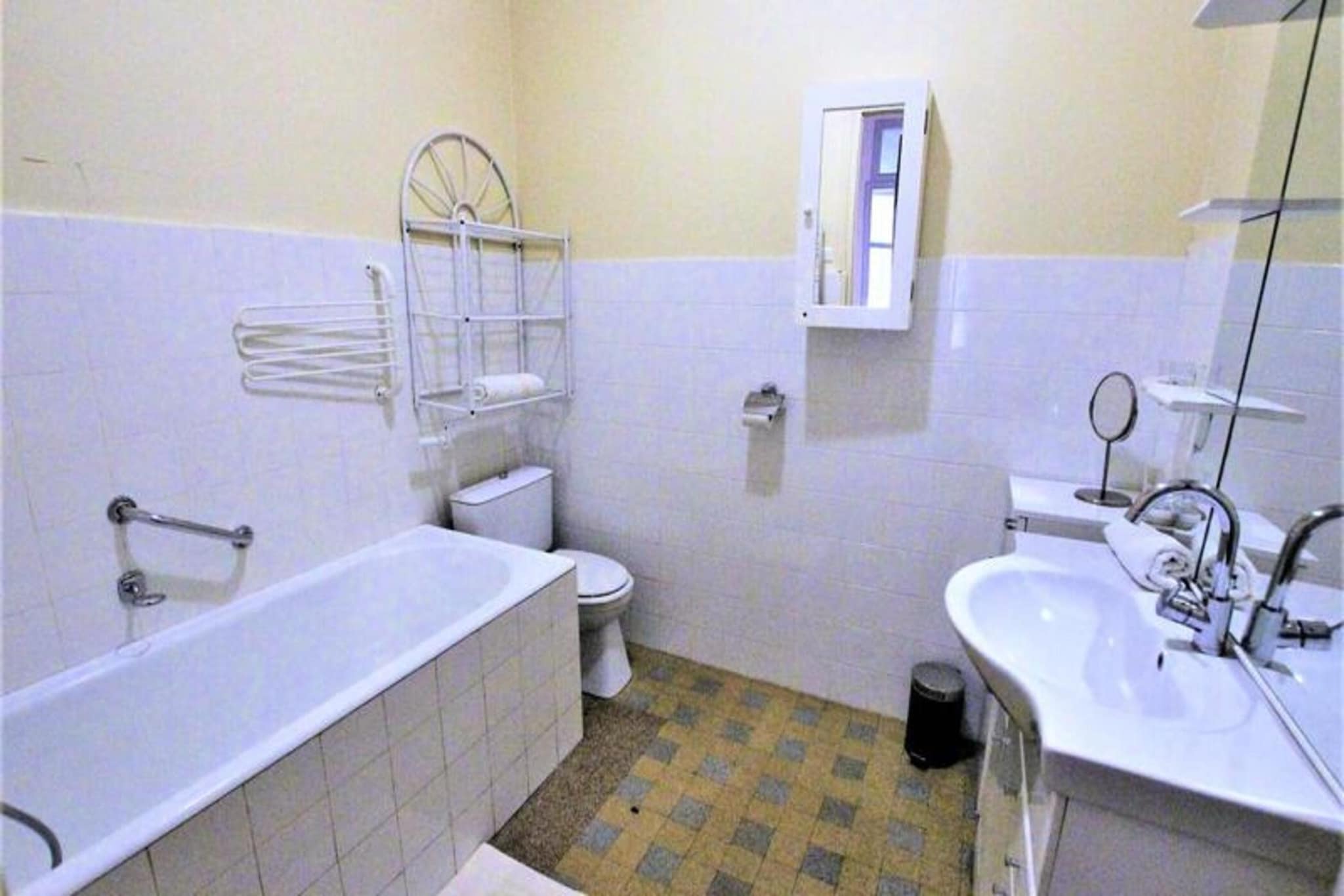 145m² Apt with Private Sea Access