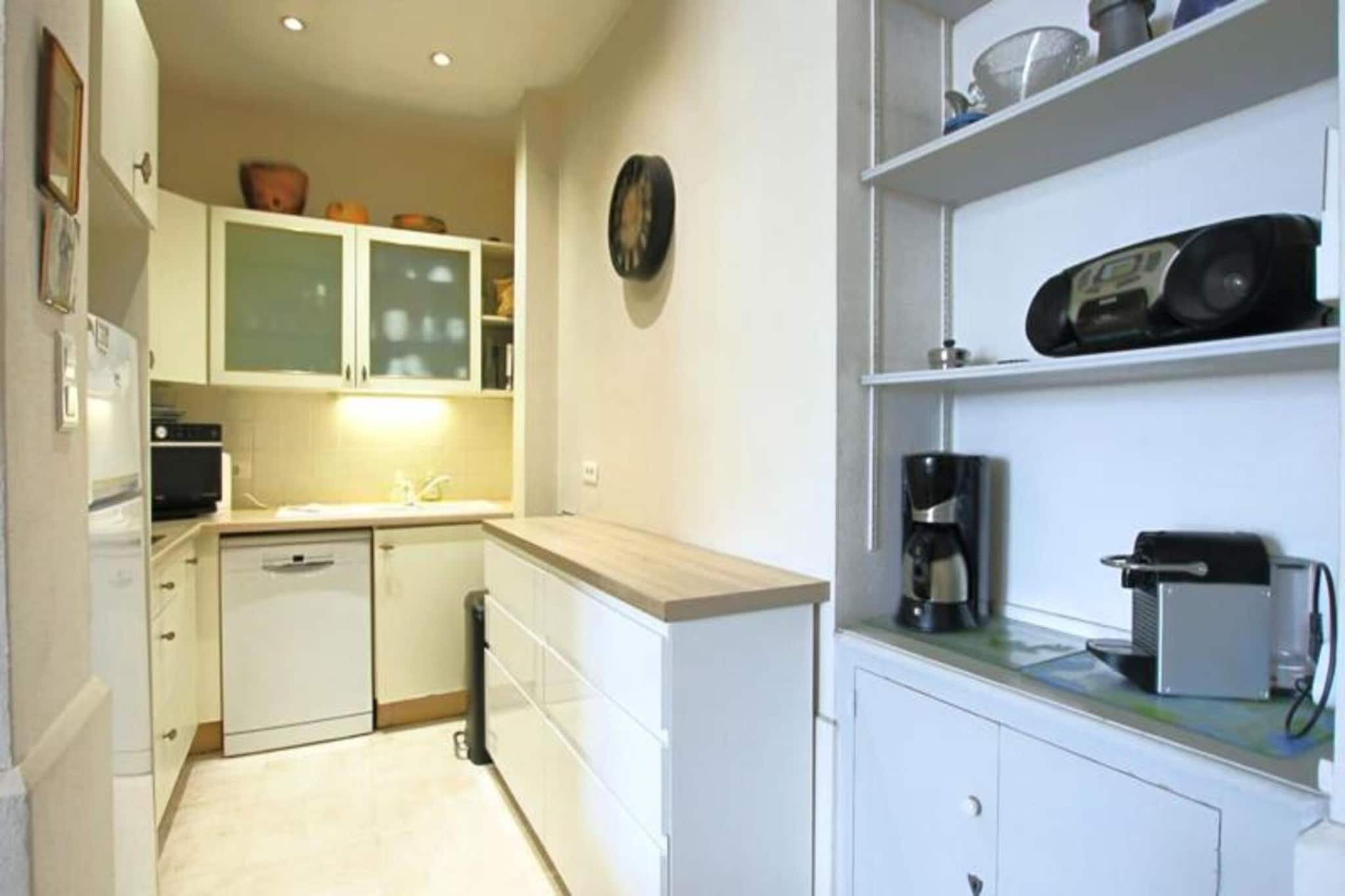 145m² Apt with Private Sea Access