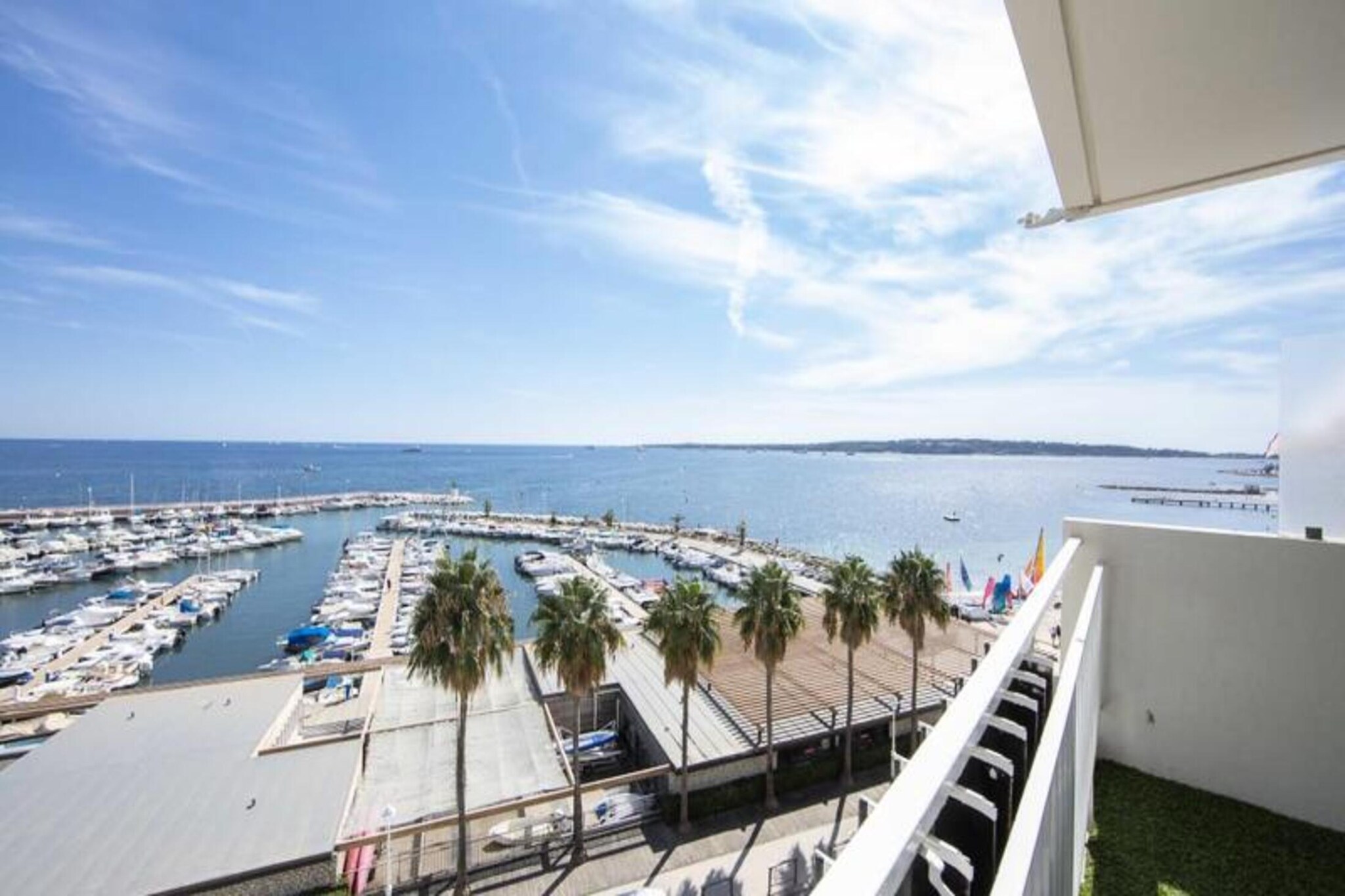 Apartment 70m2 Sea View Last Floor