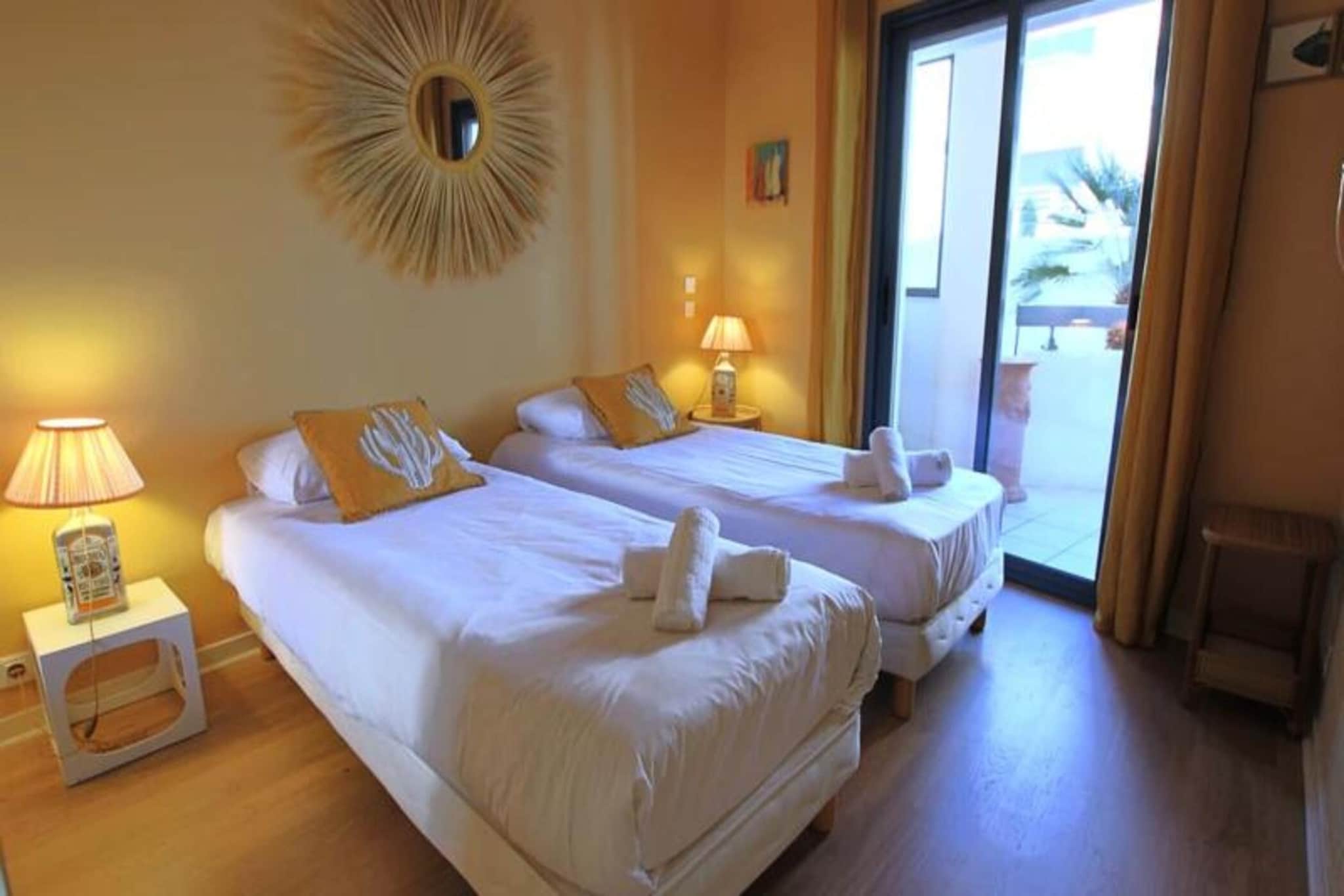 Renovated 2-Bedroom Apt with Refined Décor