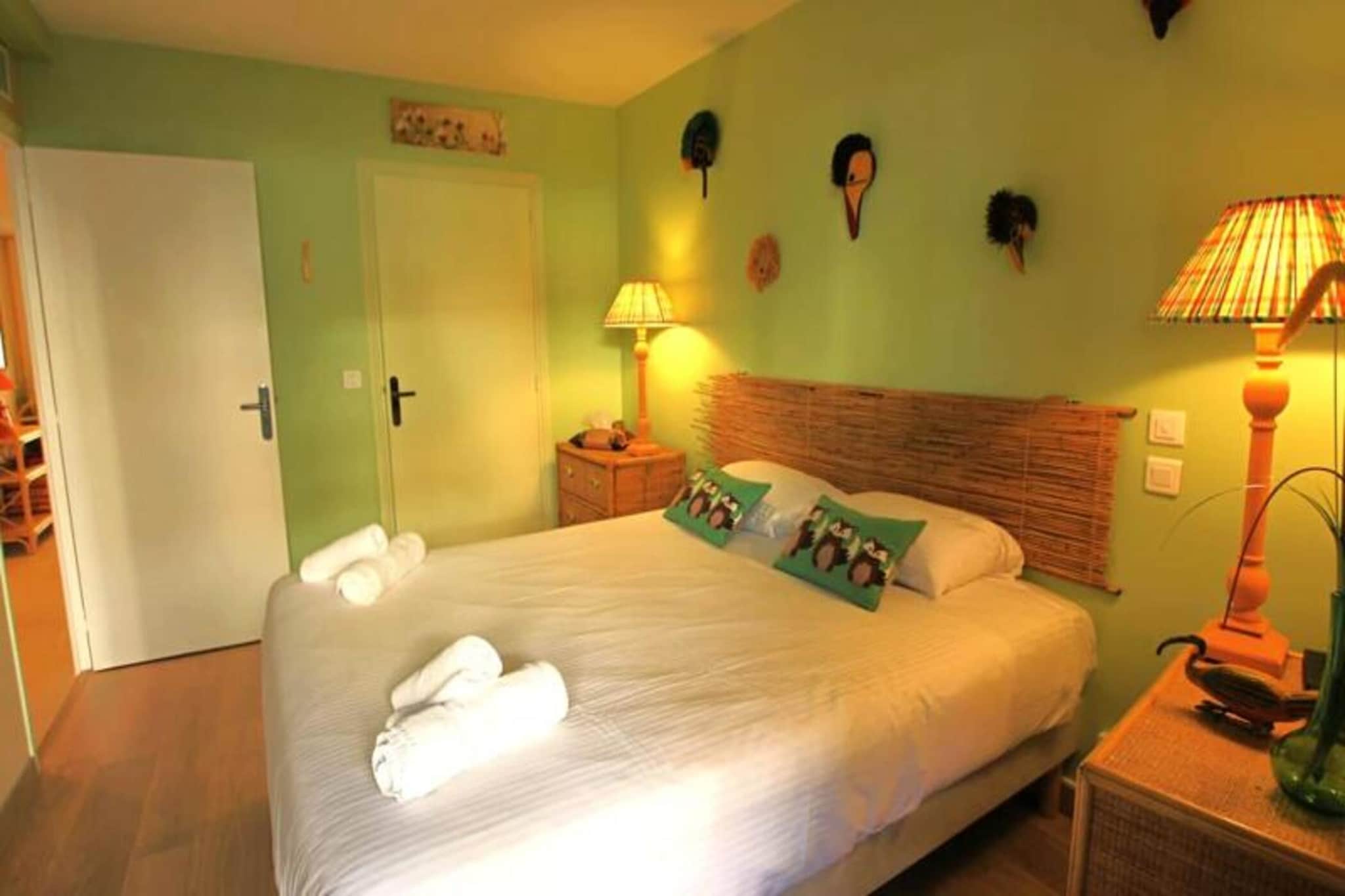 Renovated 2-Bedroom Apt with Refined Décor