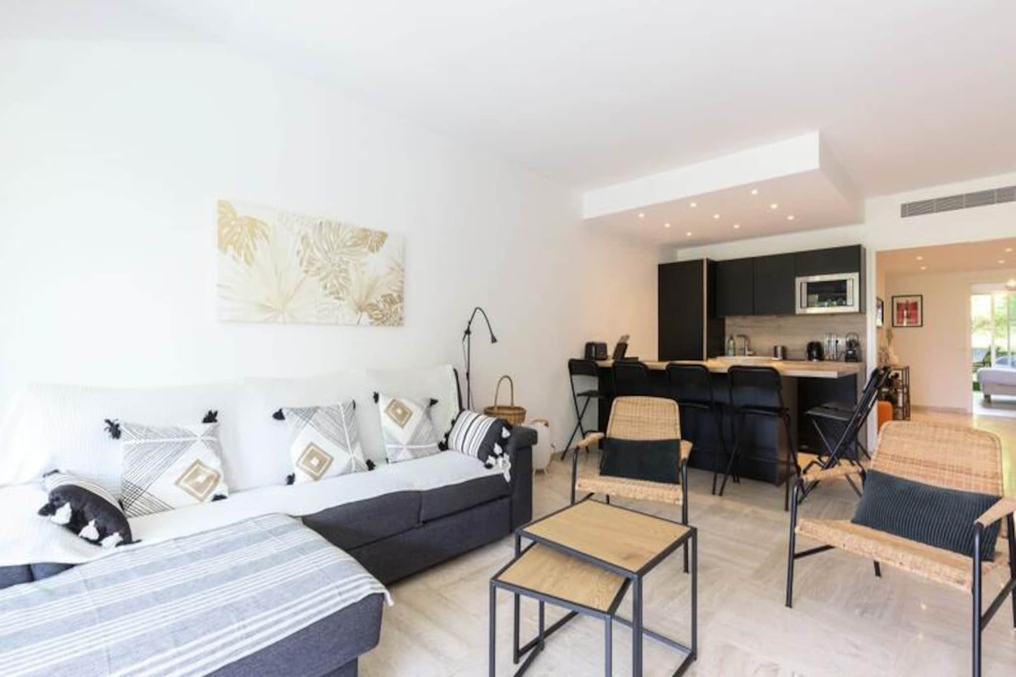 Exceptional 3-Bed Apt, Terrace & Garden in Cannes