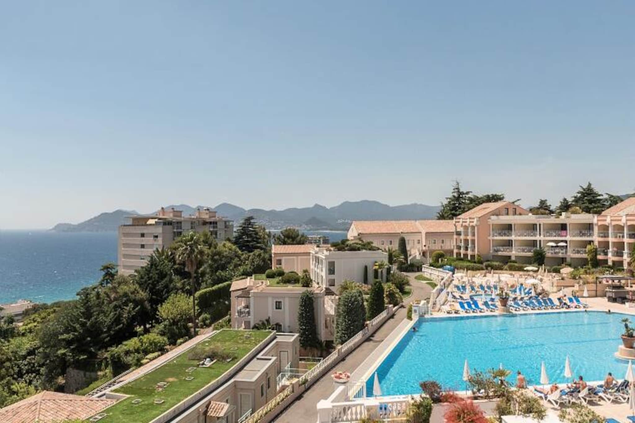 Apartment in Cannes with Panoramic Sea View