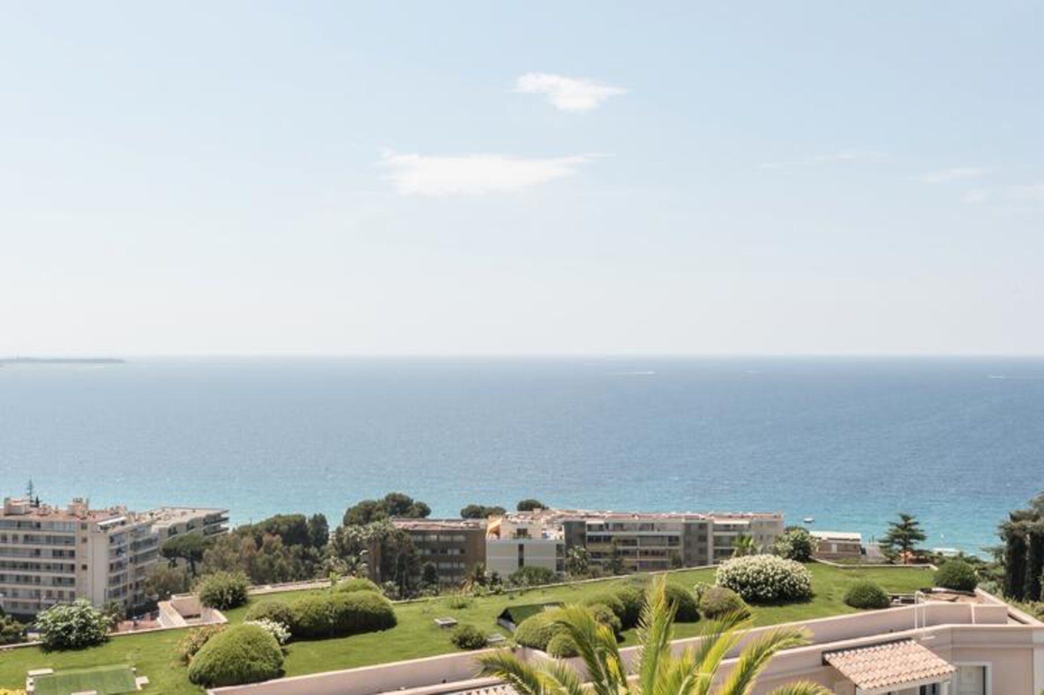 Apartment in Cannes with Panoramic Sea View