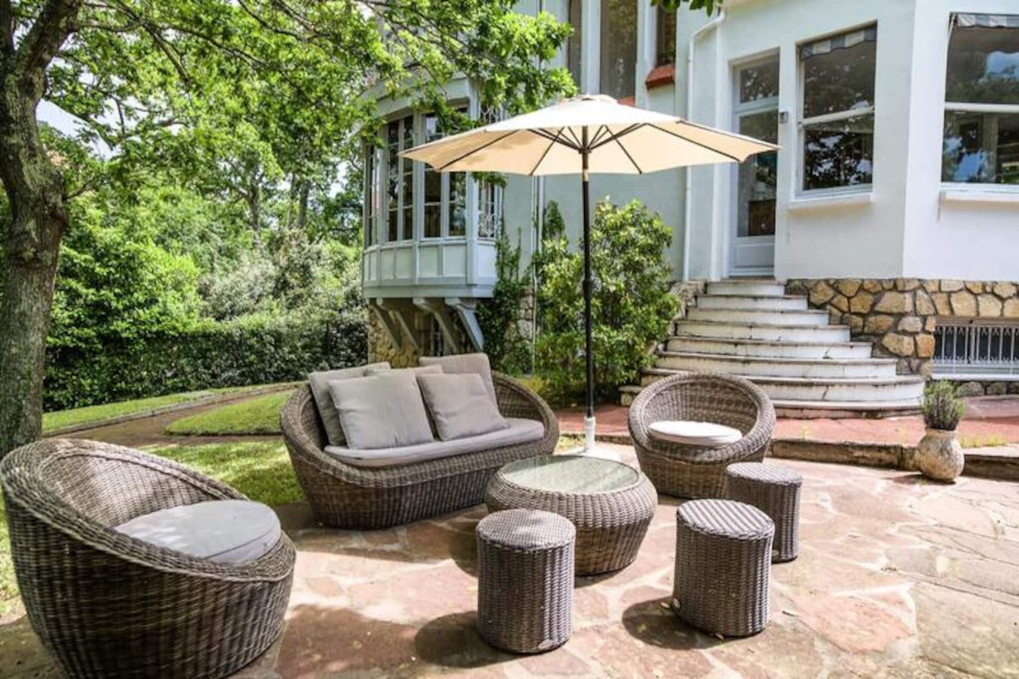 Spacious Arcachon Villa Near Beach