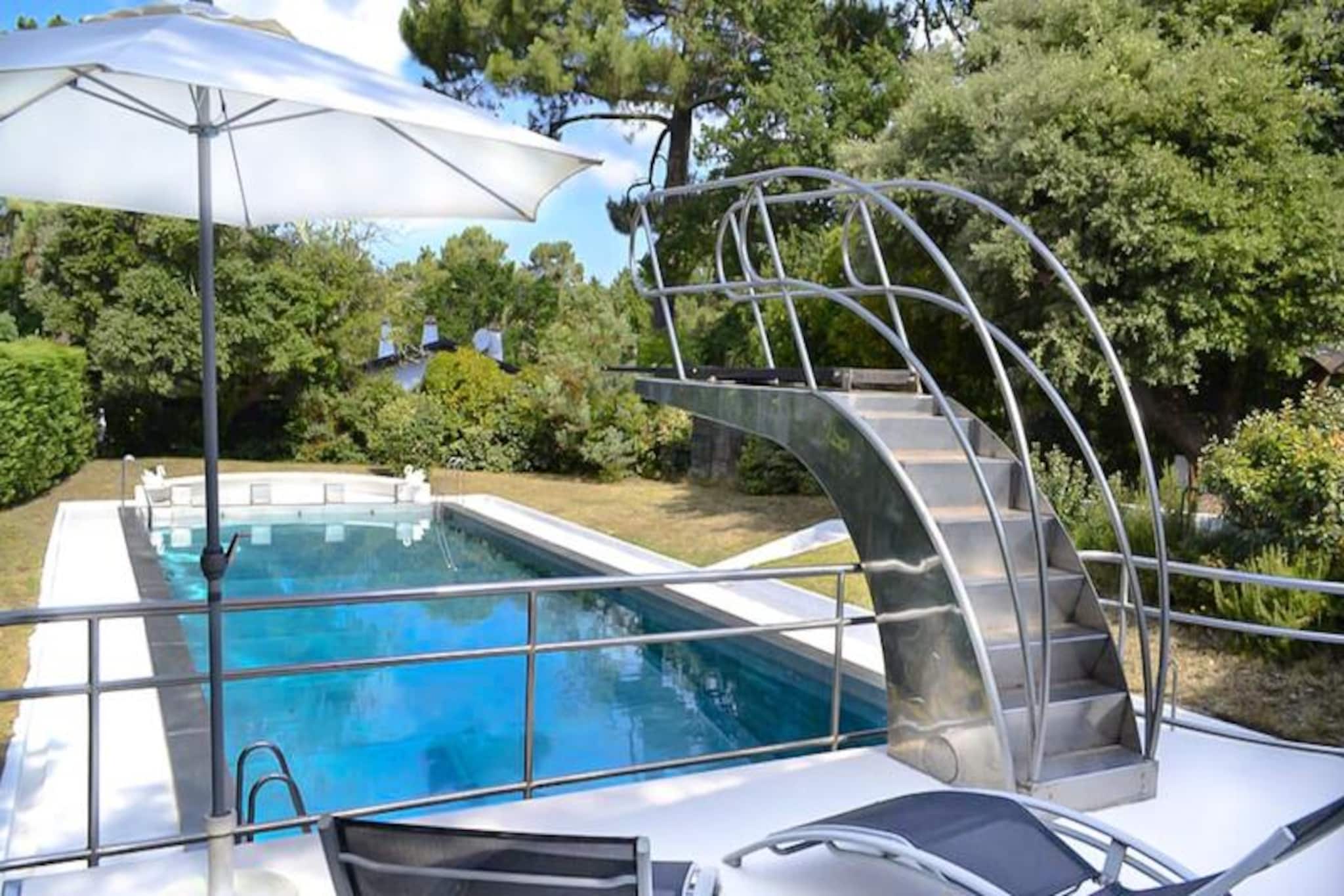 Spacious Arcachon Villa Near Beach