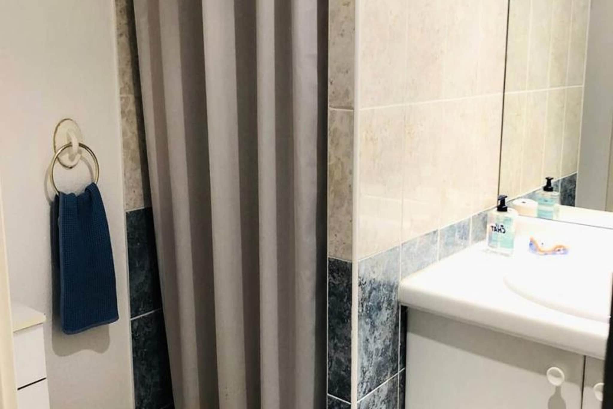 Résidence L'orangeraie-Salle de bain