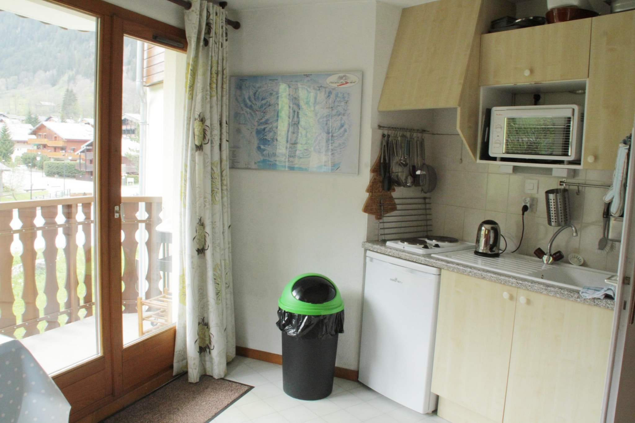 Christina CR19 FAMILY & MOUNTAIN 3 Pers.-Keuken