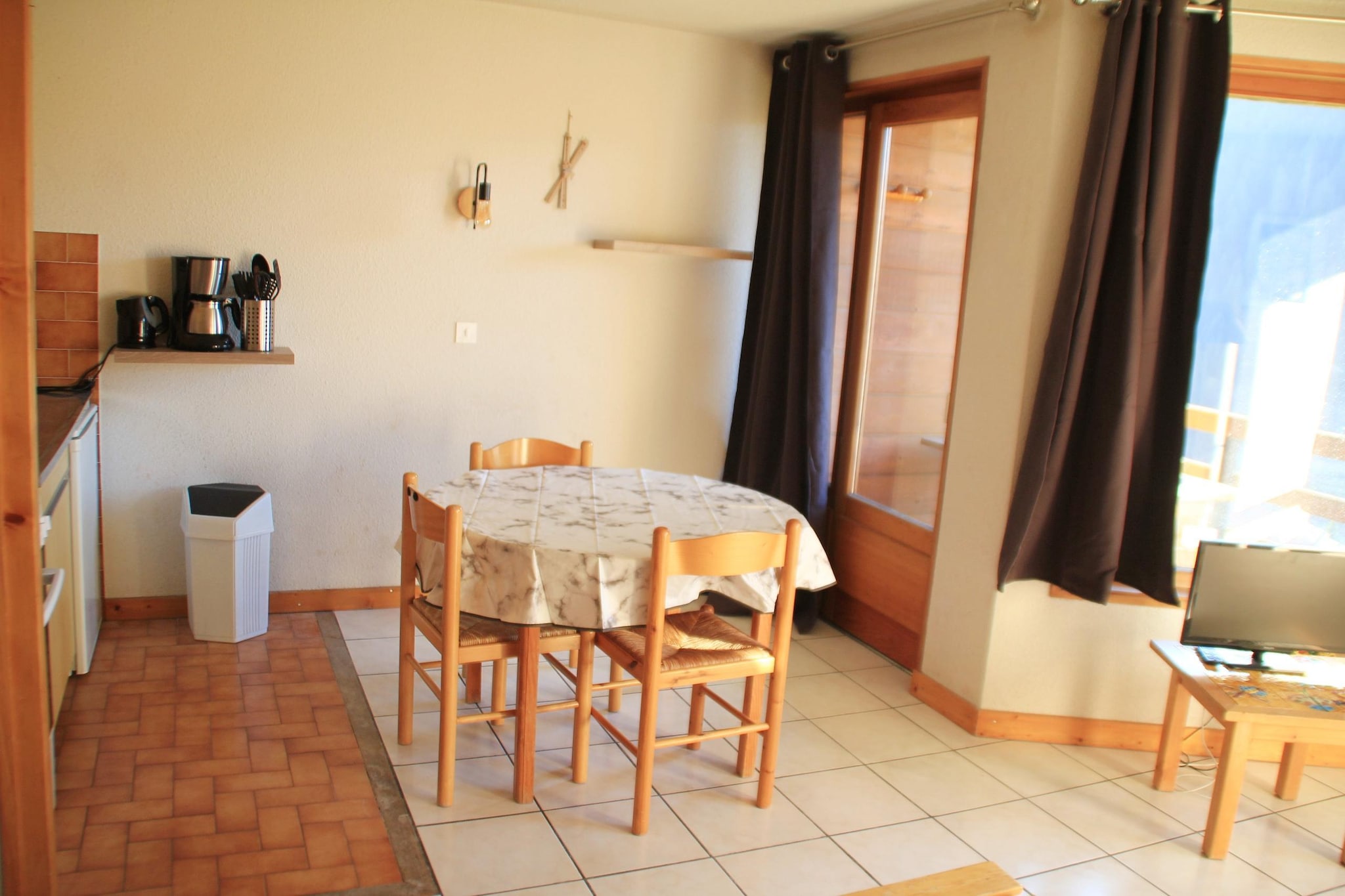 Chambron CB14 CENTER & VIEW 4 Pers.-Eetkamer