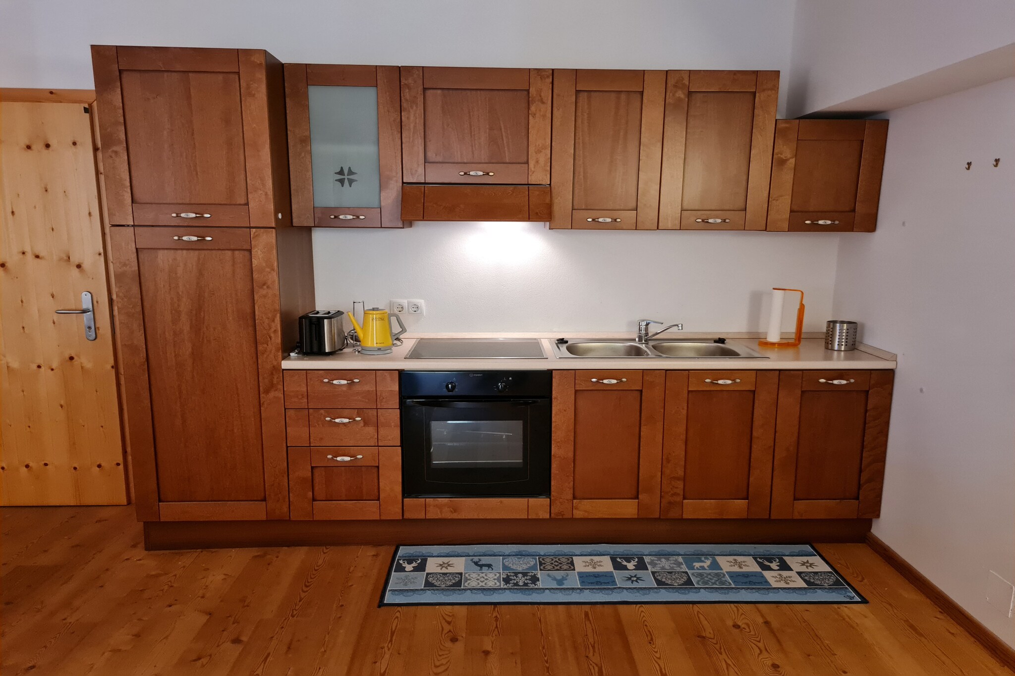 Living room(double sofa bed), Kitchen, bedroom(double bed), bedroom(double bed), bathroom(shower), bathroom(toilet), Internet access, TV, electric kettle, oven, fridge, freezer, washing machine, balcony, parking, hairdryer, dishes and cutlery