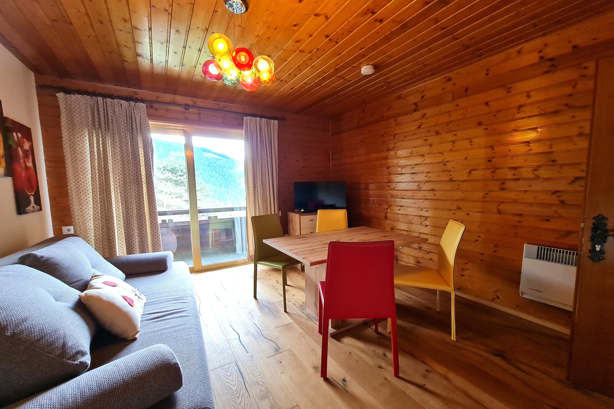 The apartment in Bad Kleinkirchheim has 1 bedrooms and capacity for 4 persons. Accommodation of 50 mÂ² tastefully-furnished and has new furniture, located on golf-course and at the foot of the ski slope, It has mountain and garden. 

The property is located 2 m from the restaurant, 50 m ski resort, 350 m bus station, 5 km supermarket, 5 km thermal springs, 9 km golf course, 15 km lake "Feldsee", 20 km lake "MilstÃ¤tter see", 32 km city "Spittal an der Drau", 37 km train station "Stazione centrale di Villach", 38 km city "Villach", 39 km lake "Ossiacher See", 49 km lake "WÃ¶rther See", 56 km city "Klagenfurt", 57 km airport "Aeroporto di Klagenfurt" and it is located in a a quiet zone and surrounded by the forest.

 The accommodation is equipped with the following items: internet (Wi-Fi), hair dryer, balcony, electric heating, open-air parking in the same building, 1 TV, satellite tv (Languages: German). The independent kitchen, electric, is equipped with refrigerator, microwave, dishes/cutlery, kitchen utensils, kettle and juicer.