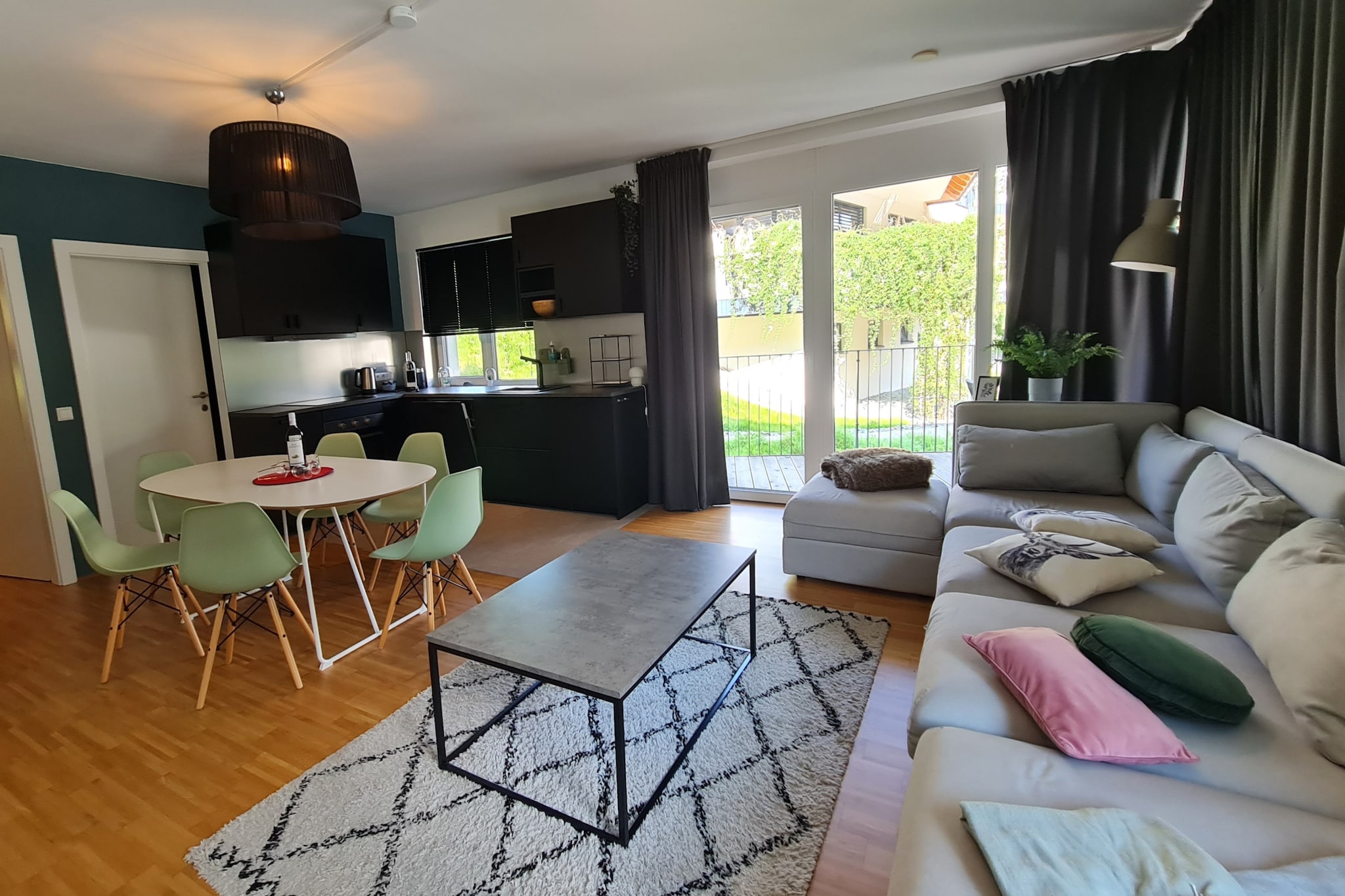 The apartment in Ebene Reichenau has 2 bedrooms and capacity for 5 persons. Accommodation of 70 mÂ² tastefully-furnished and is a new build, located on golf-course, It has mountain. 

The property is located 30 m city "Spittal am der Draw", 40 m train station "Stazione Centrale di Villach", 40 m city "Villach", 200 m golf course, 800 m supermarket, 2 km thermal springs, 3 km ski resort, 48 km airport "Aeroporto di Klagenfurt", 50 km city "Klagenfurt" and it is located in a a quiet zone and surrounded by the forest. 

The accommodation is equipped with the following items: elevator, 10 mÂ² terrace, washing machine, dryer, barbecue, internet (Wi-Fi), hair dryer, central heating, open-air parking in the same building, 1 TV, satellite tv (Languages: German). The open plan kitchen, electric, is equipped with refrigerator, oven, dishwasher, dishes/cutlery, kitchen utensils, coffee machine, toaster and kettle.
