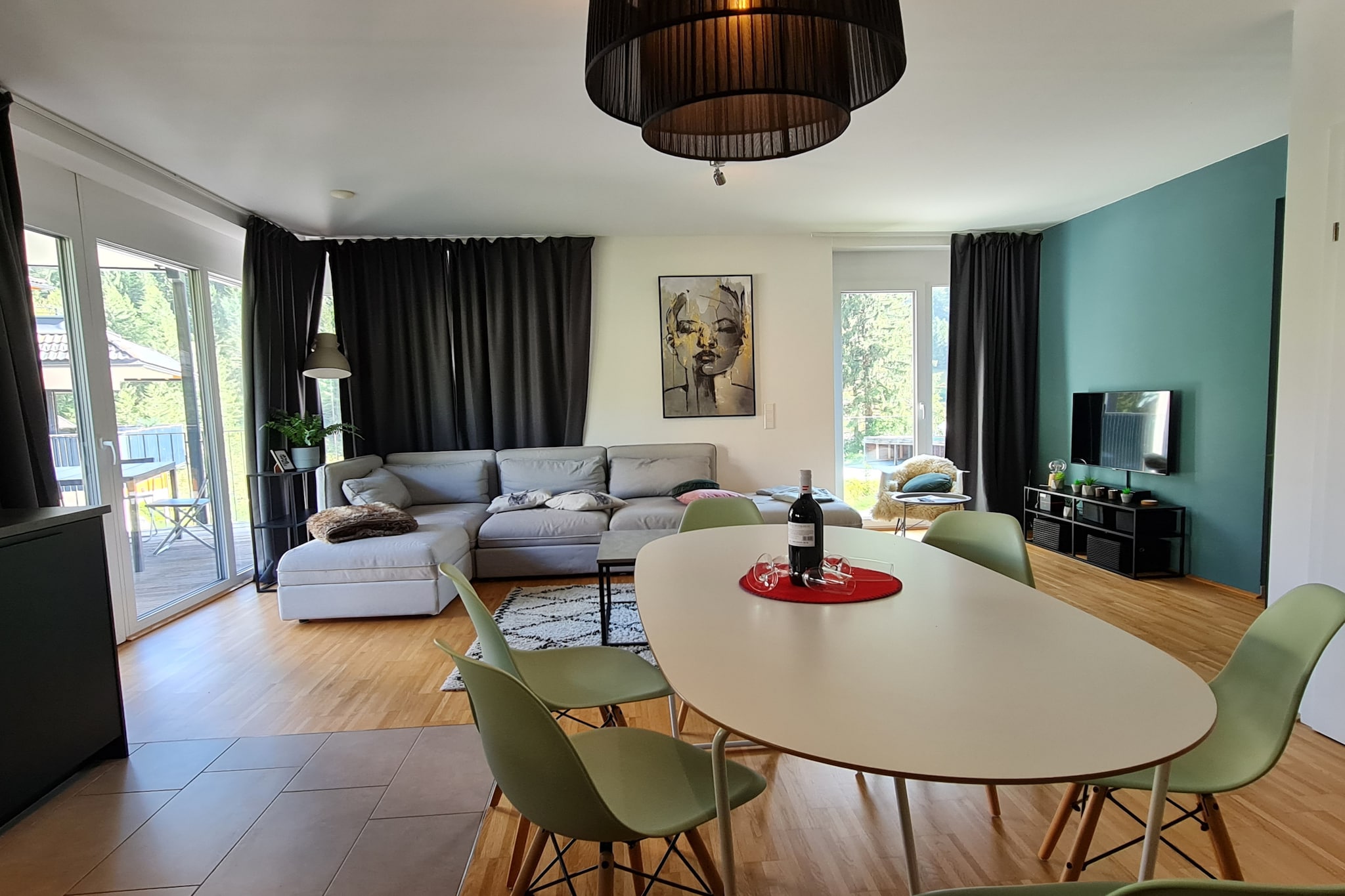 Luxury apartment with stunning mountain view