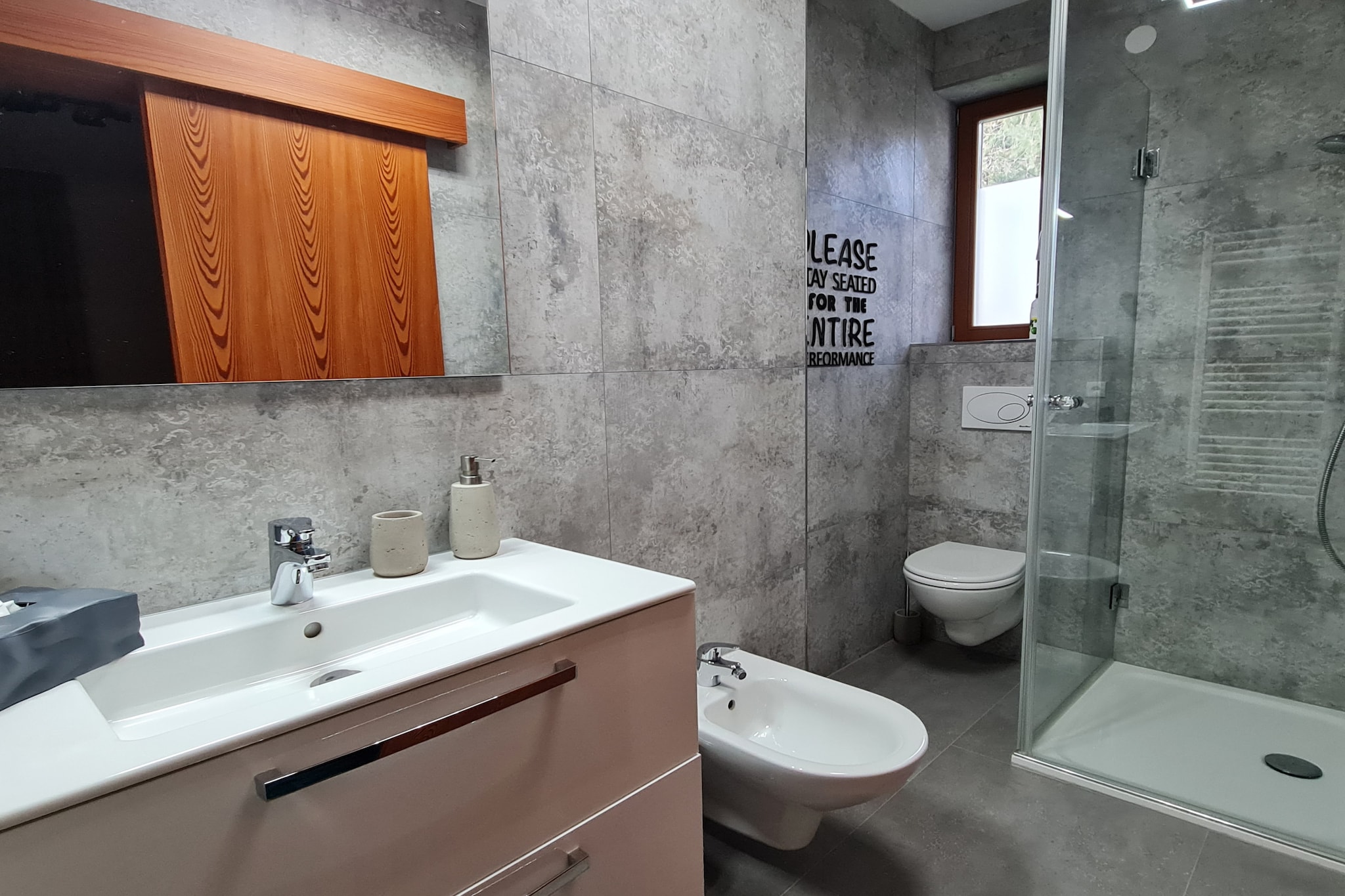 AlpenSafari Design-Bathroom