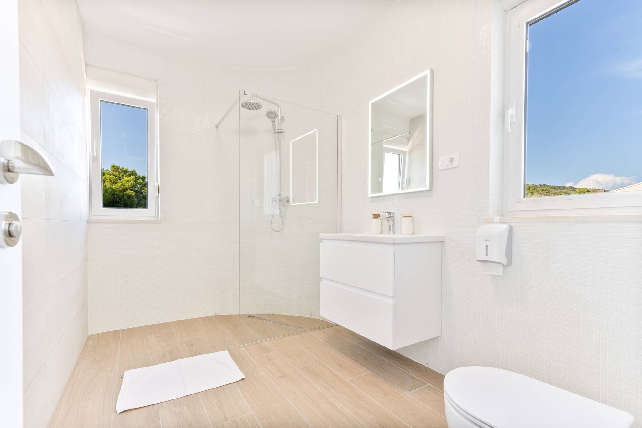 Luxury Living at Horizon Retreat - Three Bedroom Apartment (owner Central S1)-Badezimmer