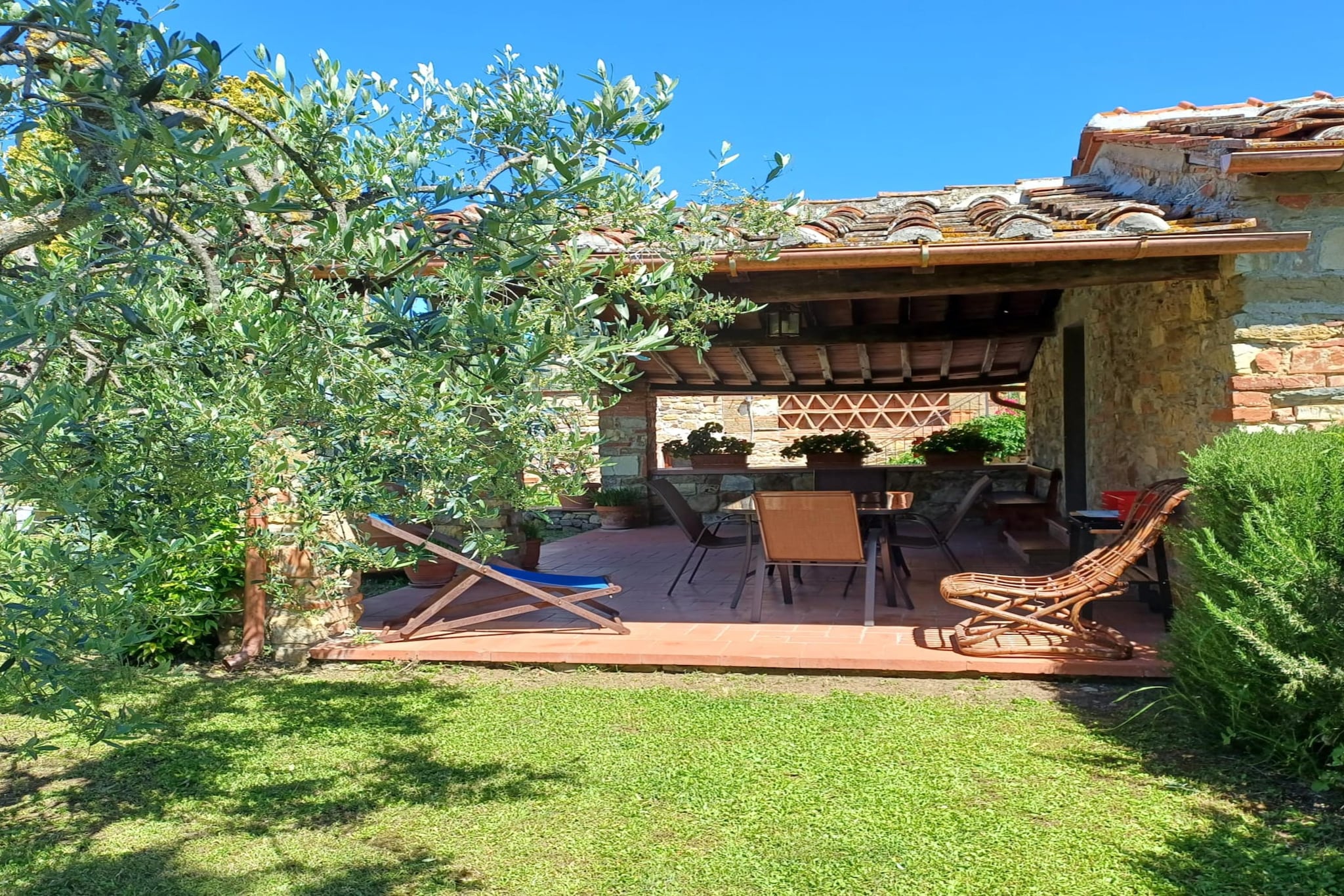 Agriturismo Podere Ceccherini in San Leolino - La Loggia-Tuinen zomer