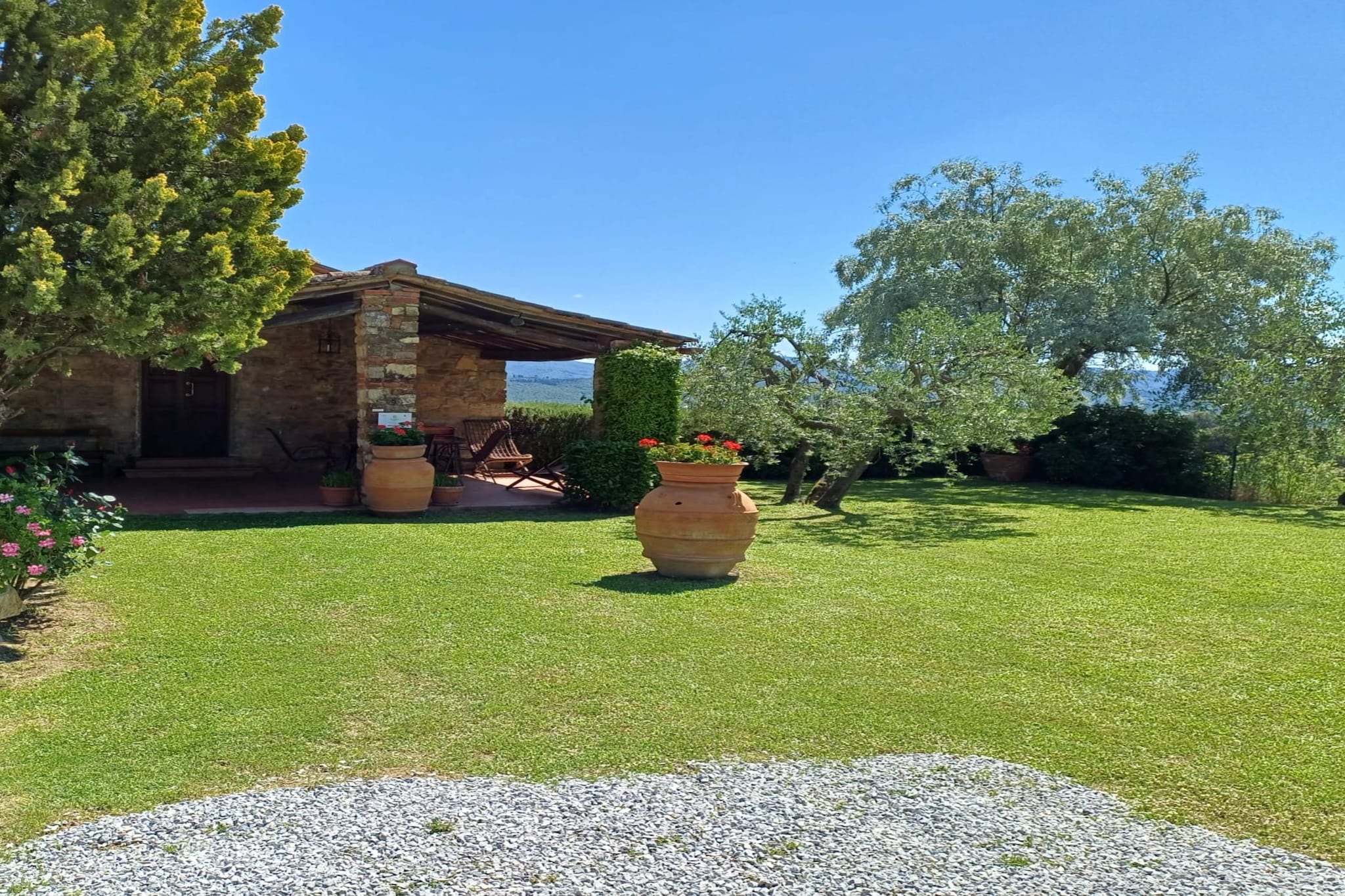 Agriturismo Podere Ceccherini in San Leolino - La Loggia-Tuinen zomer