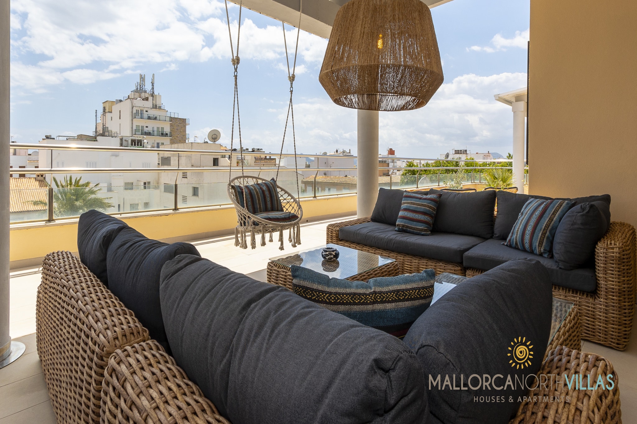 The apartment in Port de Pollença has 4 bedrooms and capacity for 4 persons. Accommodation of 246 m² tastefully-furnished and is ample, It has mountain and swimming pool.

The property is located 0 m city "Puerto de Pollensa", 0 m amusement park / theme park, 0 m river, 200 m from the restaurant, 300 m sand beach "Platja del Port de Pollensa", 500 m supermarket "Eroski City", 500 m bus station "Parada de Bus Puerto Pollensa", 900 m nature reserve "Centre de turisme ornitològic de la Gola", 5 km rock beach "Cala Sant Vicenç", 10 km golf course "Club de Golf Pollensa", 10 km water park "Hidropark", 19 km train station "Sa Pobla", 56 km metro station "Son Castelló Estació (305), Nord, 07009, Illes Balears", 62 km airport "Son Sant Joan Airport" and it is located in a a family-friendly zone and next to the sea.

The accommodation is equipped with the following items: elevator, outdoor furniture, terrace, washing machine, barbecue, iron, internet (Wi-Fi), hair dryer, balcony, air-conditioned, swimming pool communal, garage in the same building, TV. The open plan kitchen, of hotplate of glass ceramics, is equipped with refrigerator, microwave, oven, freezer, dishwasher, dishes/cutlery, kitchen utensils, coffee machine, toaster, kettle and juicer.