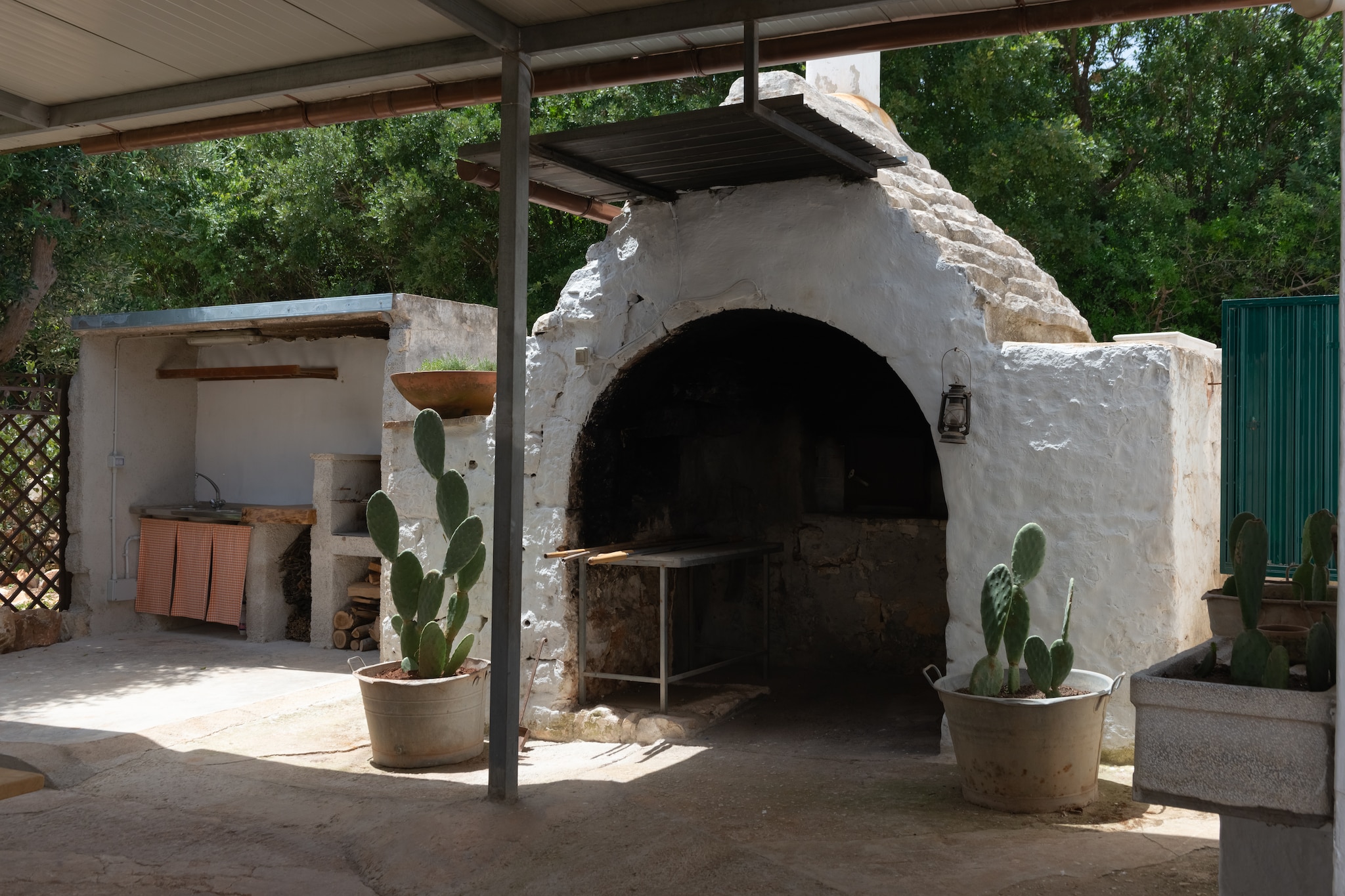 Lamia Papo in Ostuni-Gardens summer