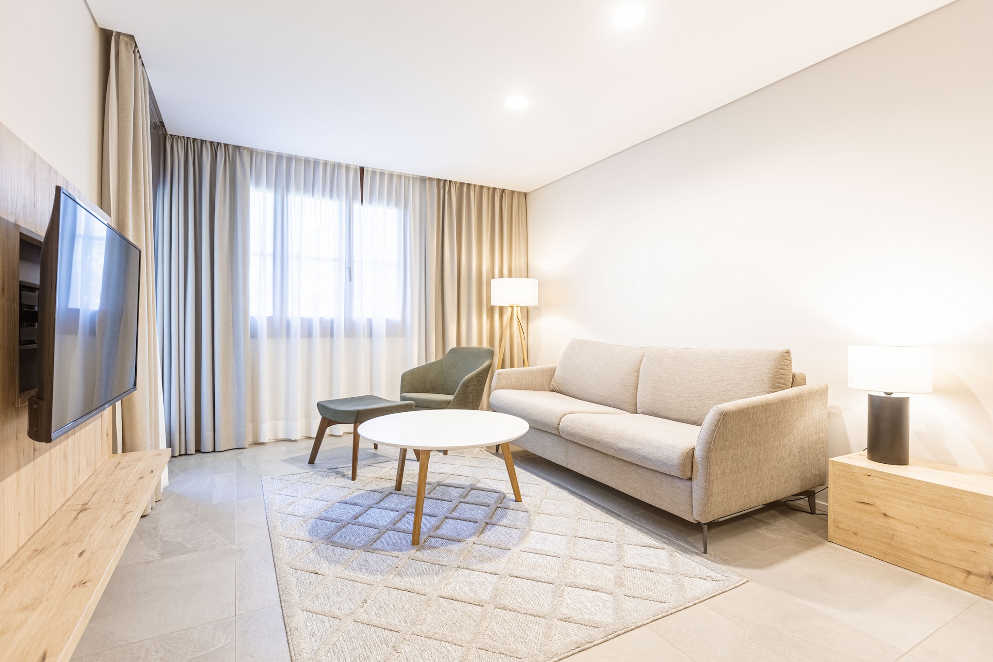 This apartment offers the perfect accommodation for your vacation. The 50 mÂ² apartment accommodates up to 4 people and features 1 bedroom, 1 bathroom with a shower, a separate WC, and a balcony or terrace. Youâ€™ll sleep comfortably in a double bed and a double sofa bed. The spacious living area includes a cozy seating area and a flat-screen TV. The open kitchen is fully equipped with cutlery, cookware, a ceramic hob, oven, dishwasher, and a fridge with freezer compartment, as well as a toaster, kettle, and coffee machine. 
In winter breakfast is included.

A small starter kit with dishwashing tablets, dish soap (sample), sponge, trash bags, cleaning cloth, and tea towel is provided upon arrival.  The resort is dog-friendly (on request, with a fee). Free Wi-Fi and satellite TV are included. All photos are sample images, as each apartment is uniquely furnished.

Located on Gerlitzen Alpe, Villach-Ossiacher See, Carinthia, Bergresort Gerlitzen offers Ski-in/Ski-out access, a wellness area with a sauna, steam bath, and indoor pool, and a kitchen restaurant. Breakfast is included (from January 15, 2024). The Villach Erlebnis Card and toll ticket for Gerlitzen Alpine Road are provided. Free underground parking is available.