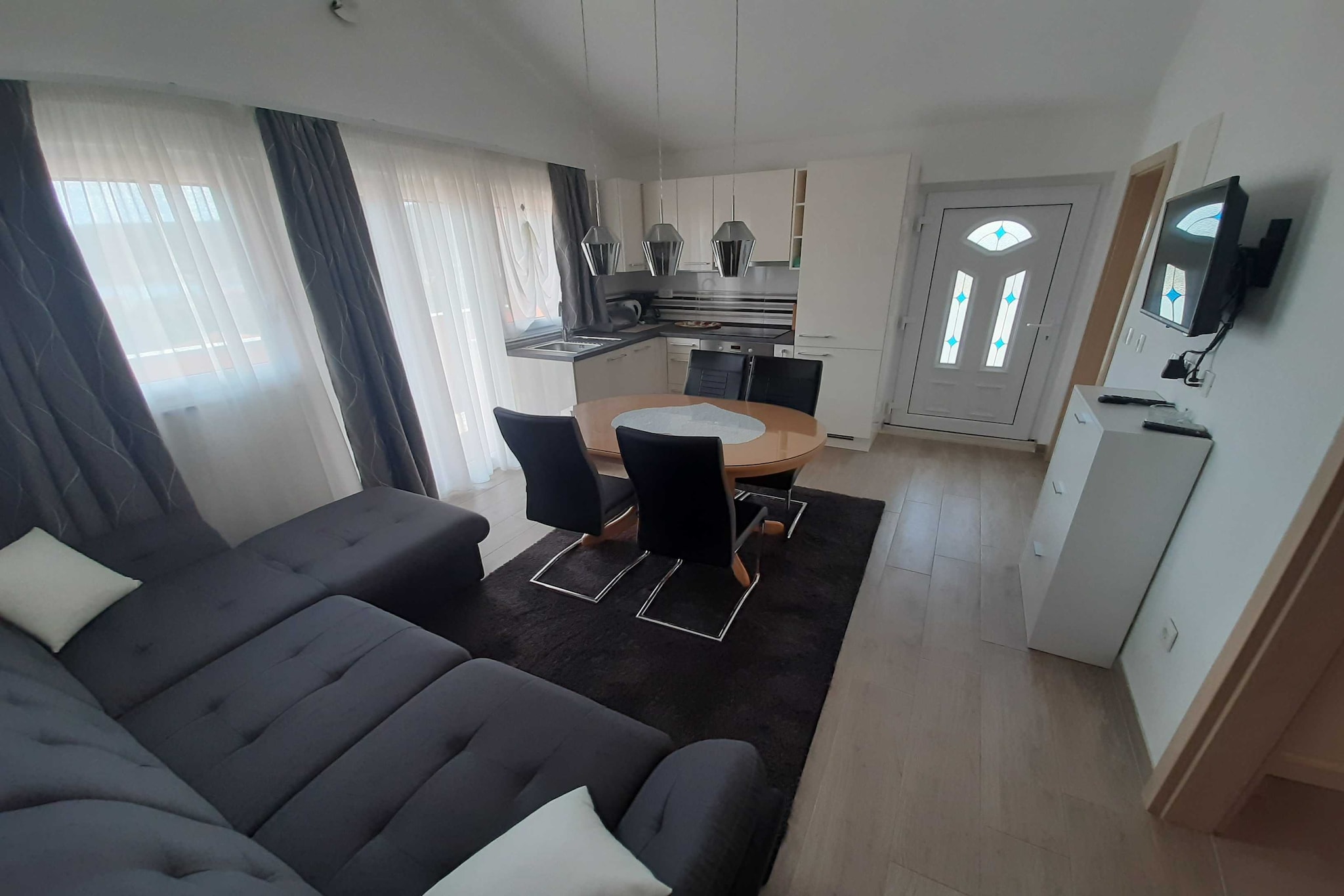 Cozy Apartments with Private Balcony Vinisce - Comfort Two Bedroom Apartment (Owner III)