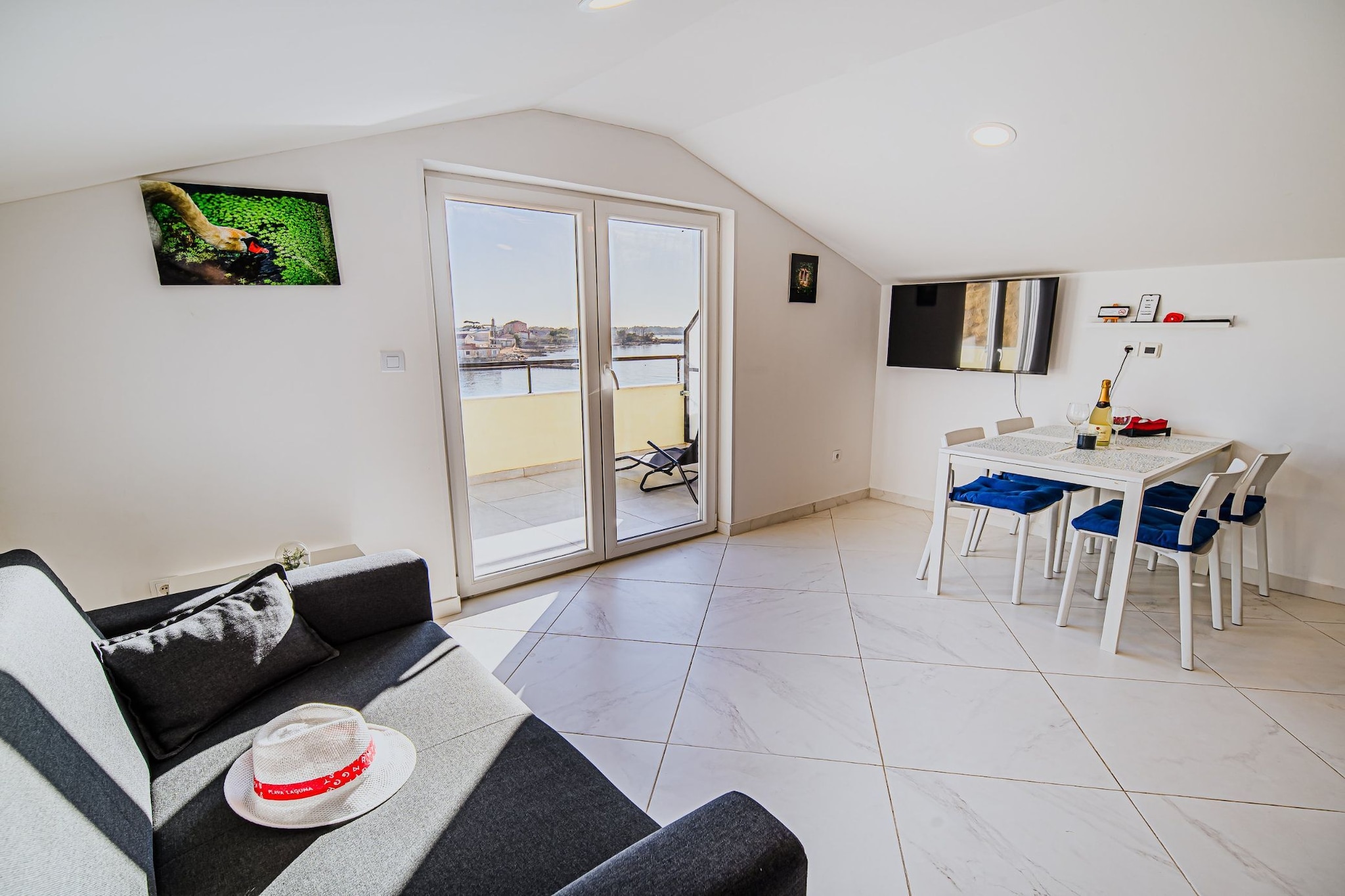 Sleek and Stylish Umag Apartments with Sea View - Two Bedroom Apartment with Terrace (owner 2)