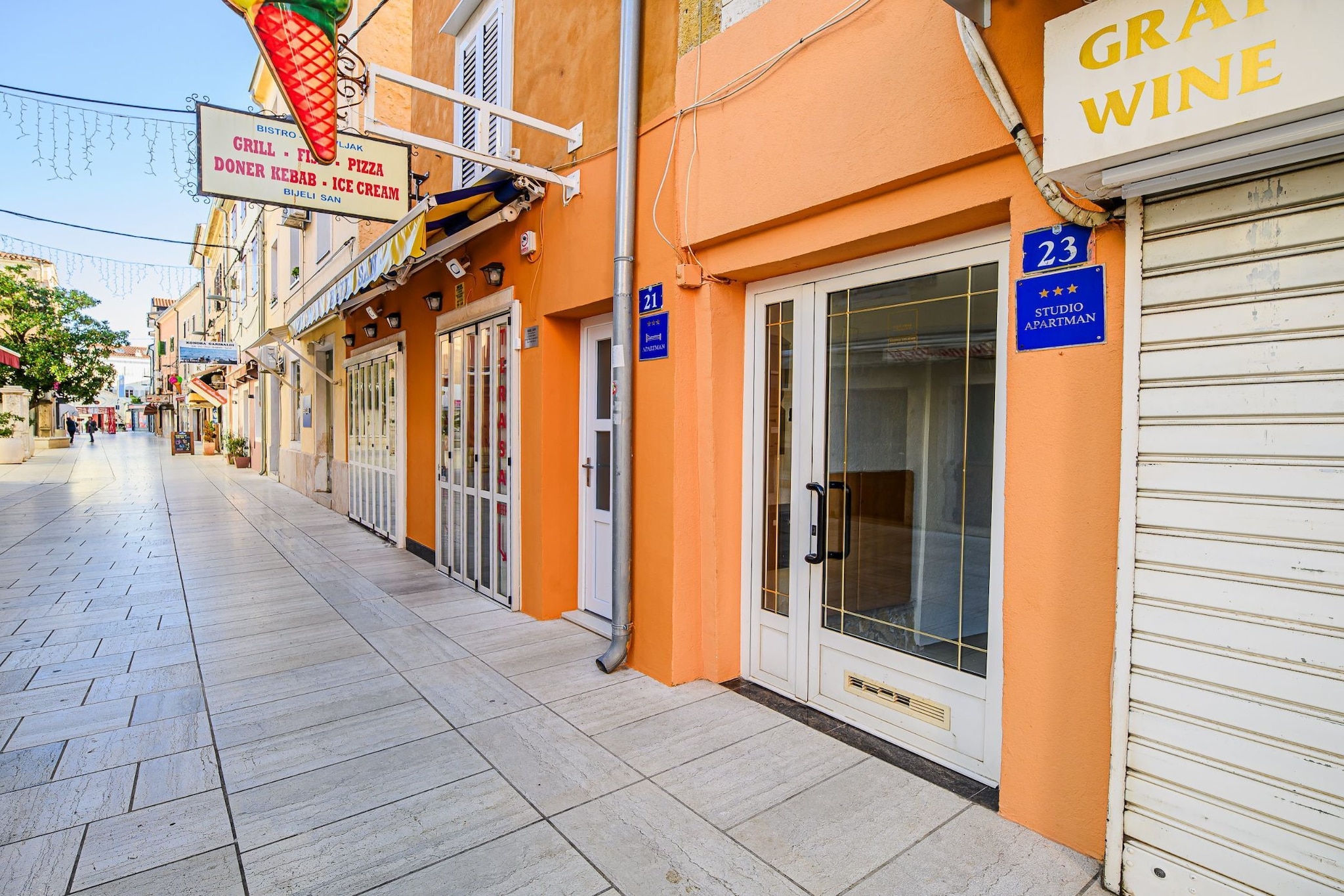 Sleek and Stylish Umag Apartments with Sea View - Comfort Two Bedroom Apartment with Terrace (owner 3)