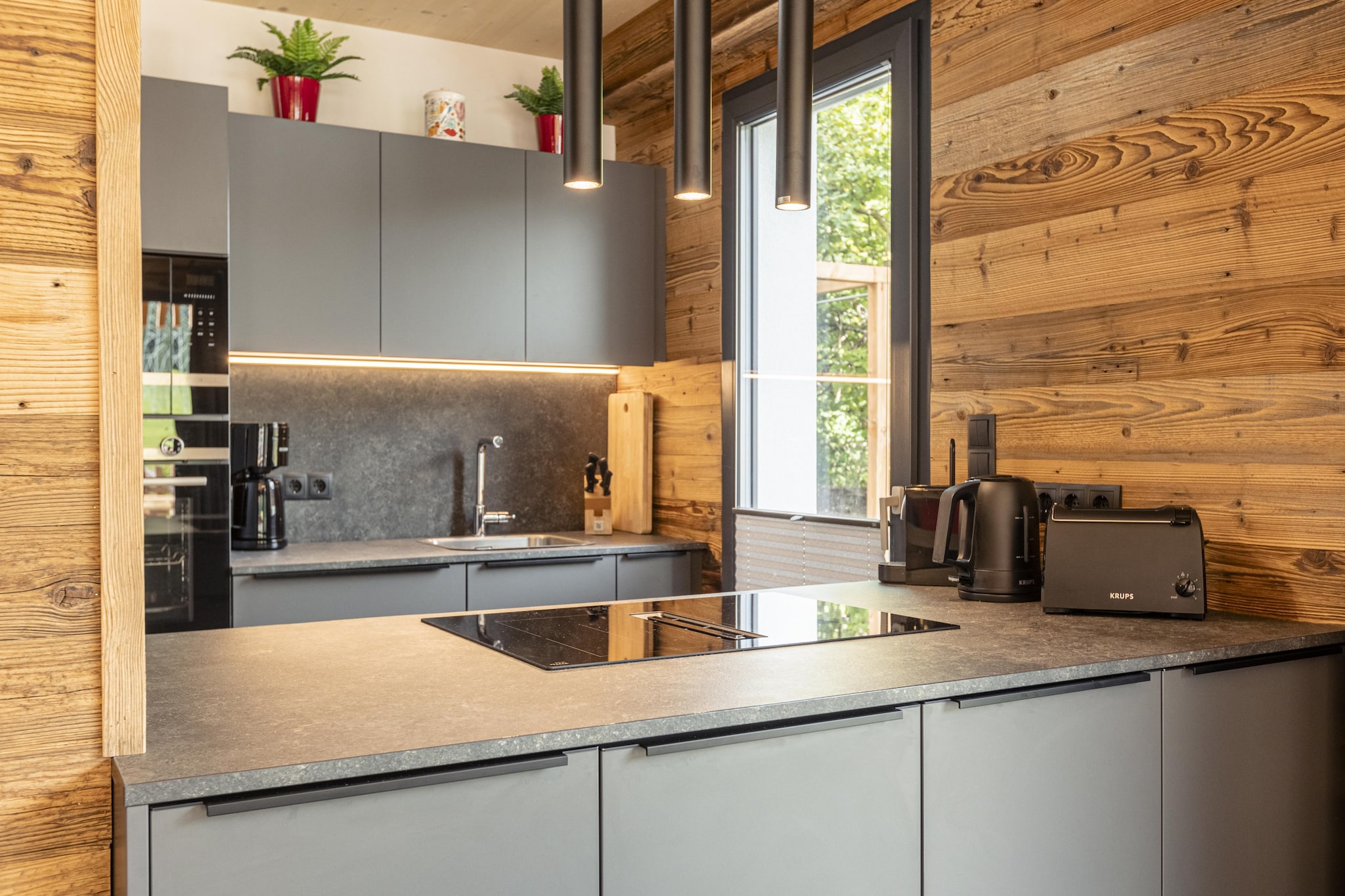 Kitchen(electric kettle, toaster, cooker(4 ring stoves, ceramic), coffee machine(cups, filter), oven, microwave, dishwasher, fridge, freezer), bedroom(double bed), bedroom(double bed), bedroom(double bed), bedroom(double bed), bathroom(shower), bathroom(shower), bathroom(shower), toilet, sauna(shower), Internet access, Garden Furniture , TV, hot tub, ski boot heaters, balcony, terrace, parking, deckchairs, hairdryer, dishes and cutlery