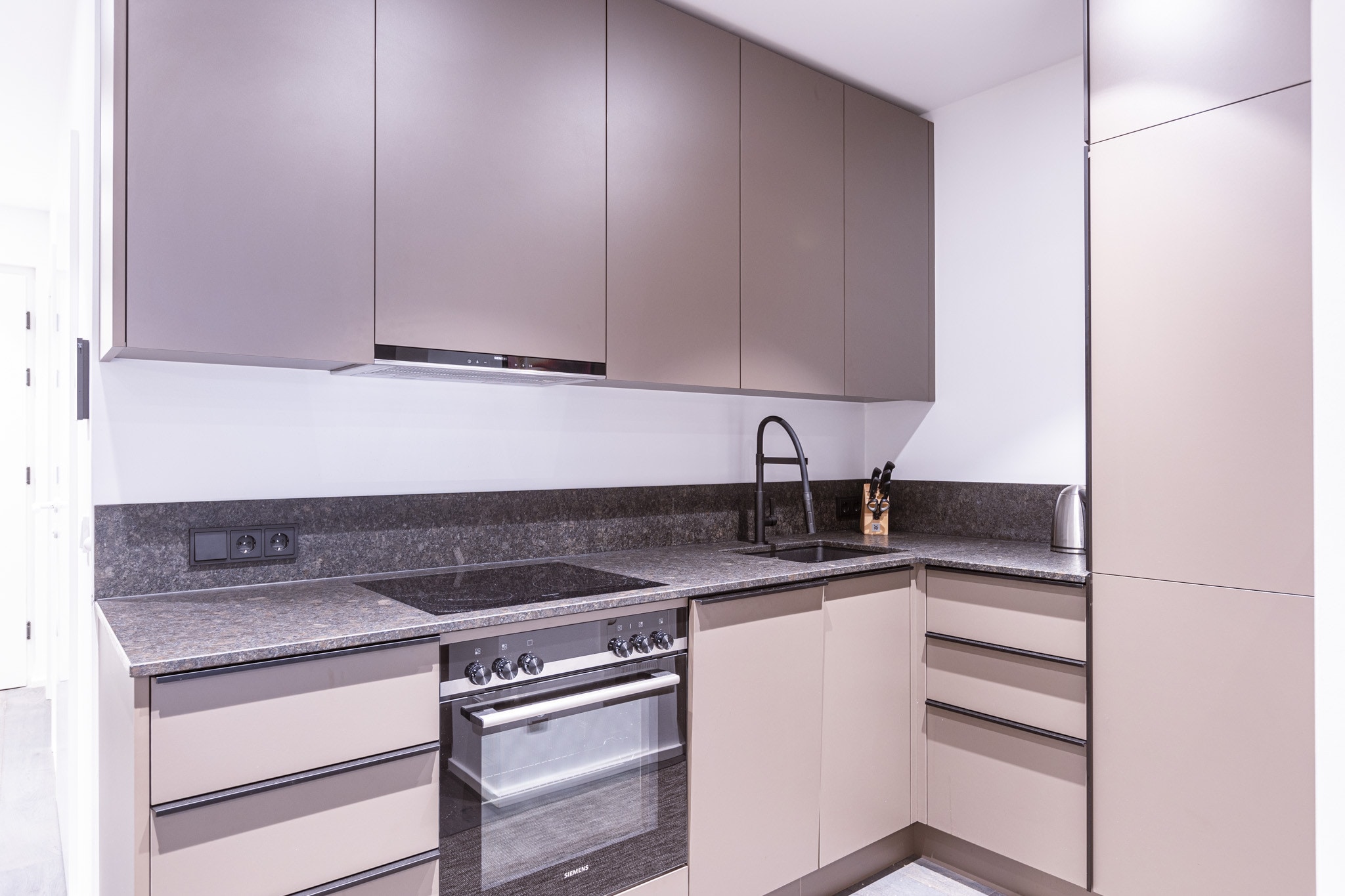 Elevator, Living room(double sofa bed, TV, dining table), Kitchen(electric kettle, cooker, coffee machine, oven, microwave, dishwasher, fridge-freezer), bedroom(double bed), bathroom(shower), bathroom(shower), Internet access, terrace, parking, hairdryer