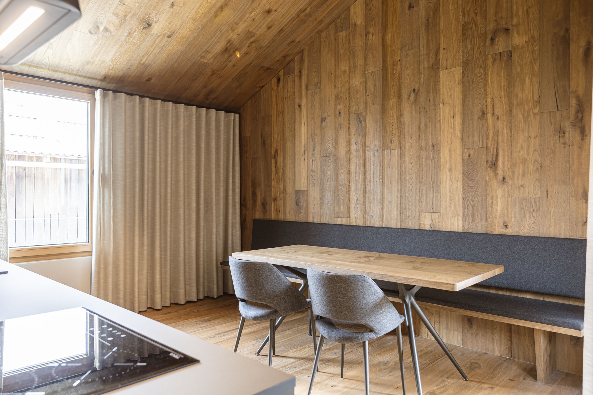 Living room(TV, dining table, seating area), Kitchen(electric kettle, toaster, coffee machine, oven, dishwasher, fridge-freezer), bedroom(double bed), bedroom(double bed), bathroom(shower), bathroom(shower), Internet access, terrace, parking, hairdryer