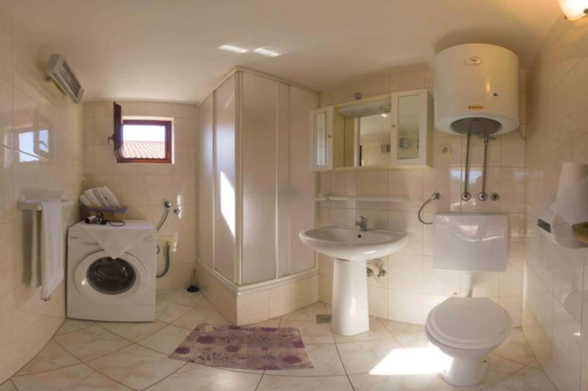 Apartments Jukica - Two Bedroom Apartment With Sea View-Badezimmer