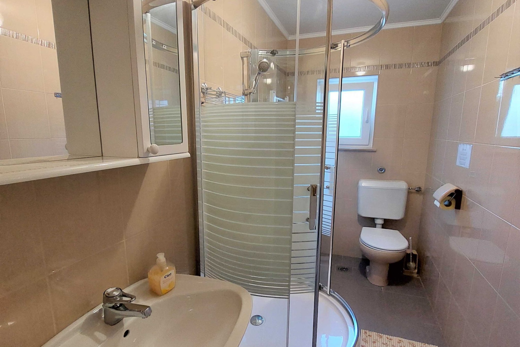 Sleek and Serene Rooms Crikvenica - Double room with Balcony and Sea View  (owner 3)-Salle de bain