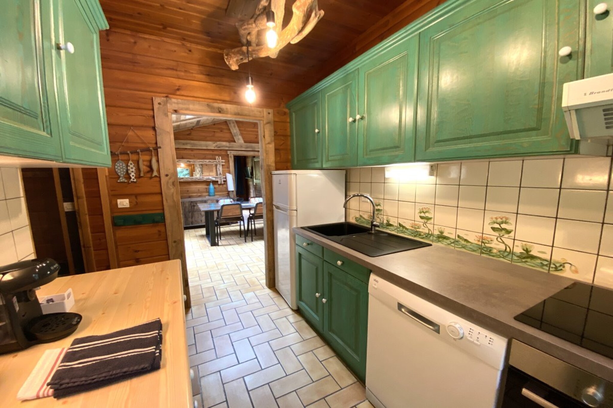 LE FISHING LODGE Chalet en bois avec Bain Nordique-Keuken