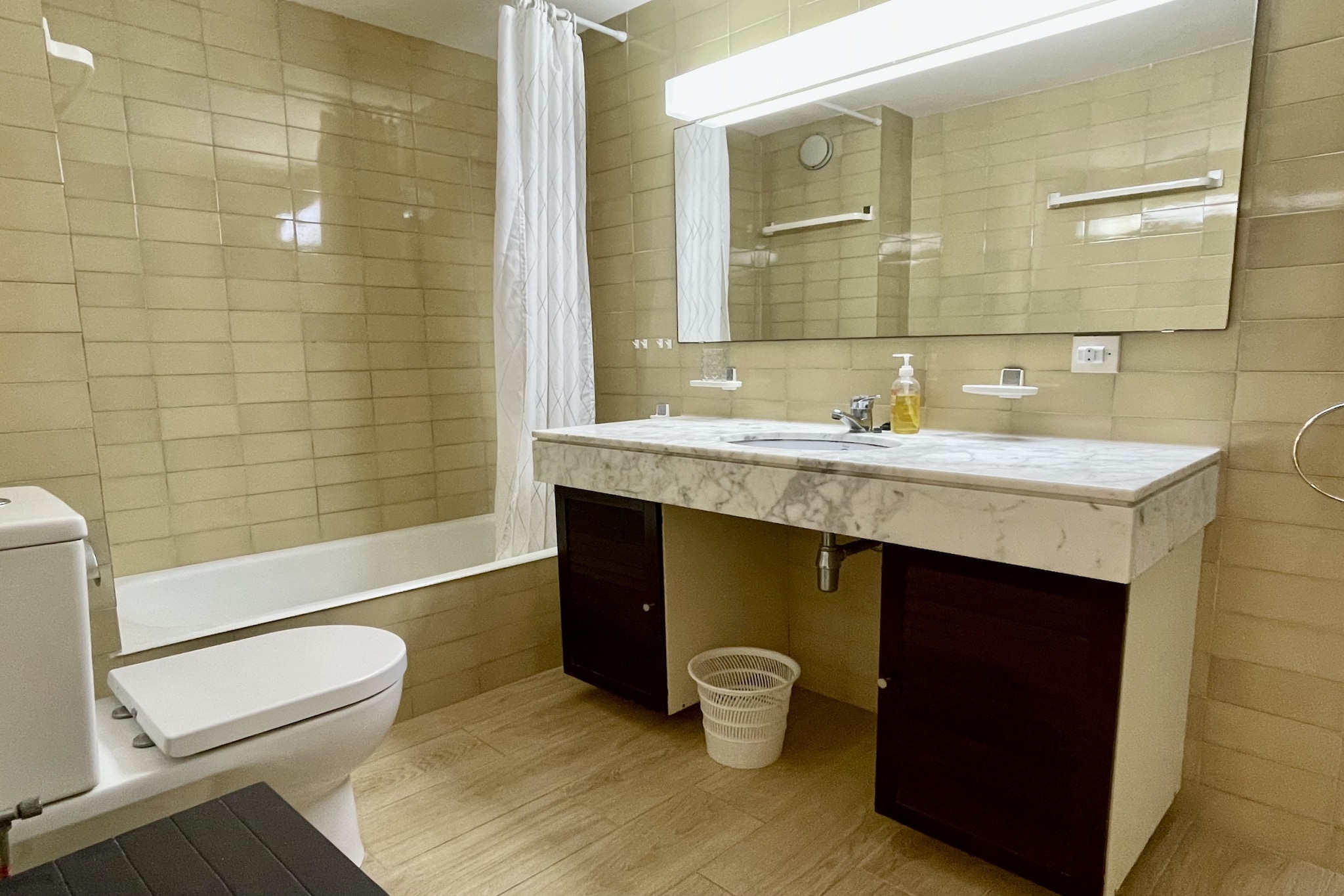 PUIG PADRO 14 1-1-Bathroom