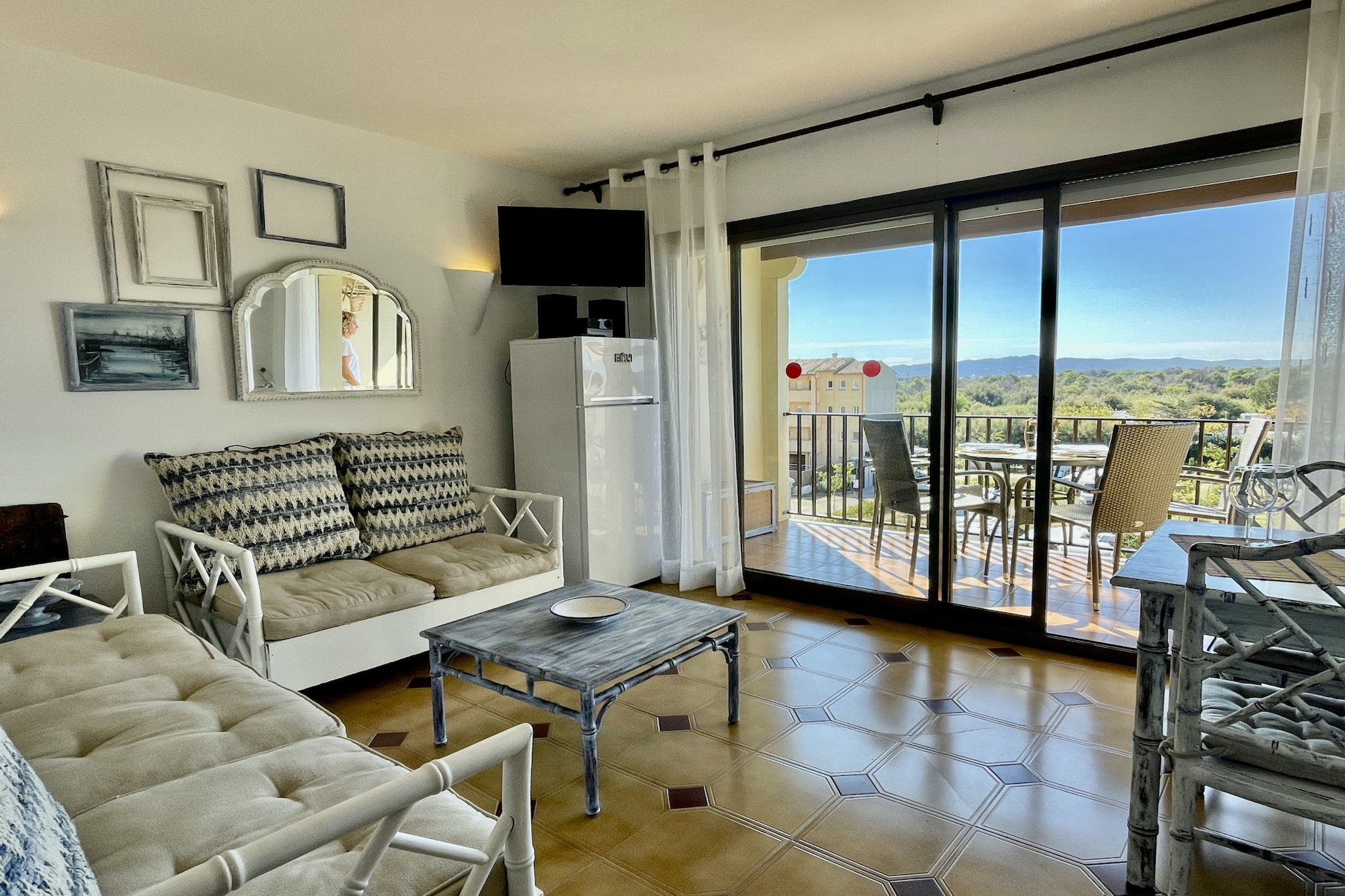 JADEMAR 114-D-Living room