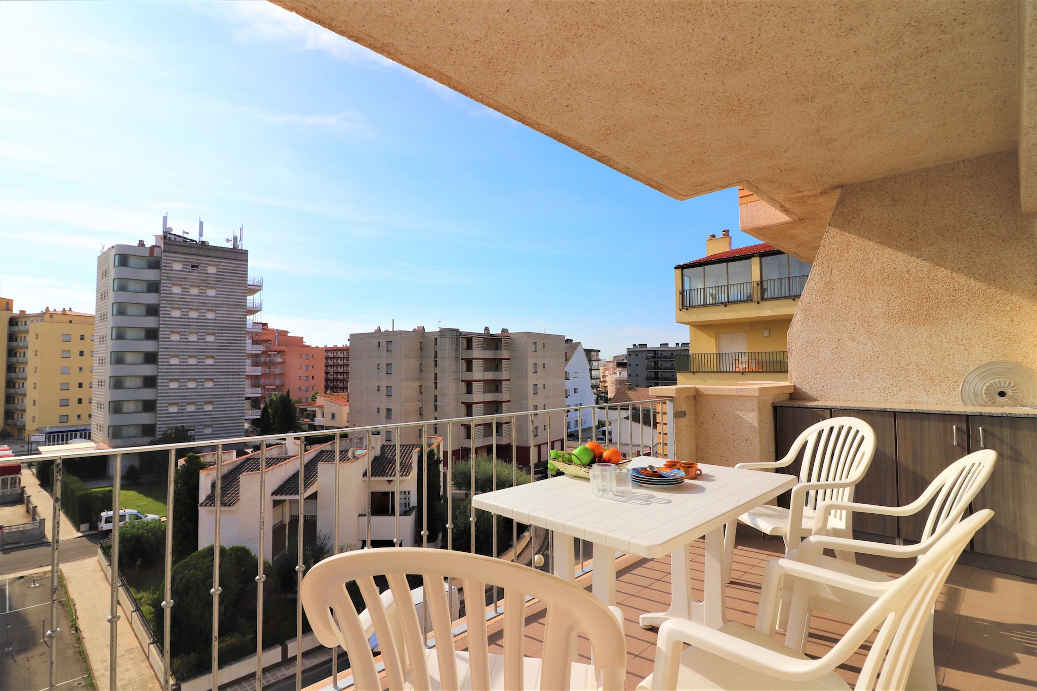 DELTA 4 2 Roses-Terrace balcony