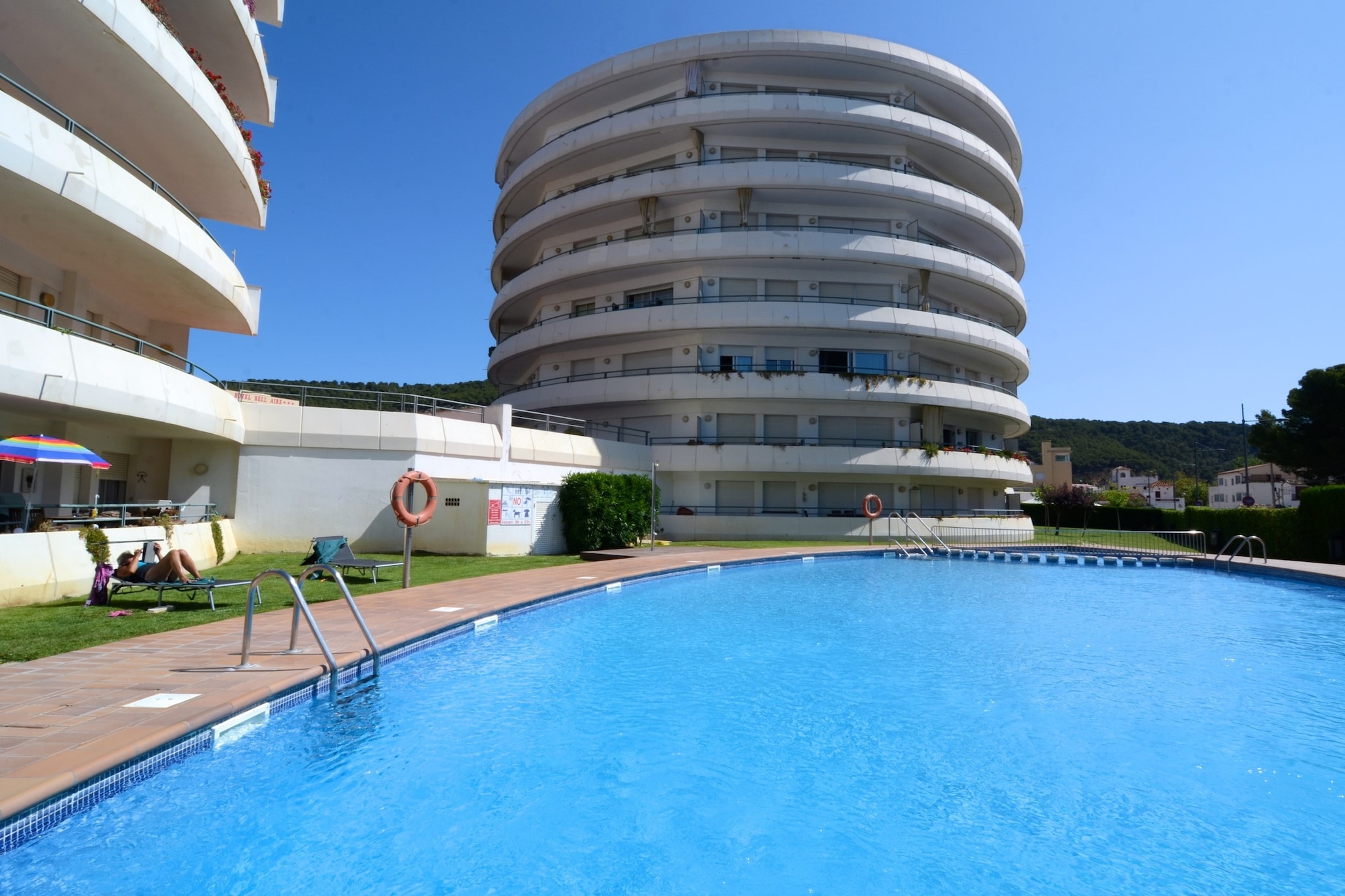 MEDES PARK I 2-1-Exterior summer