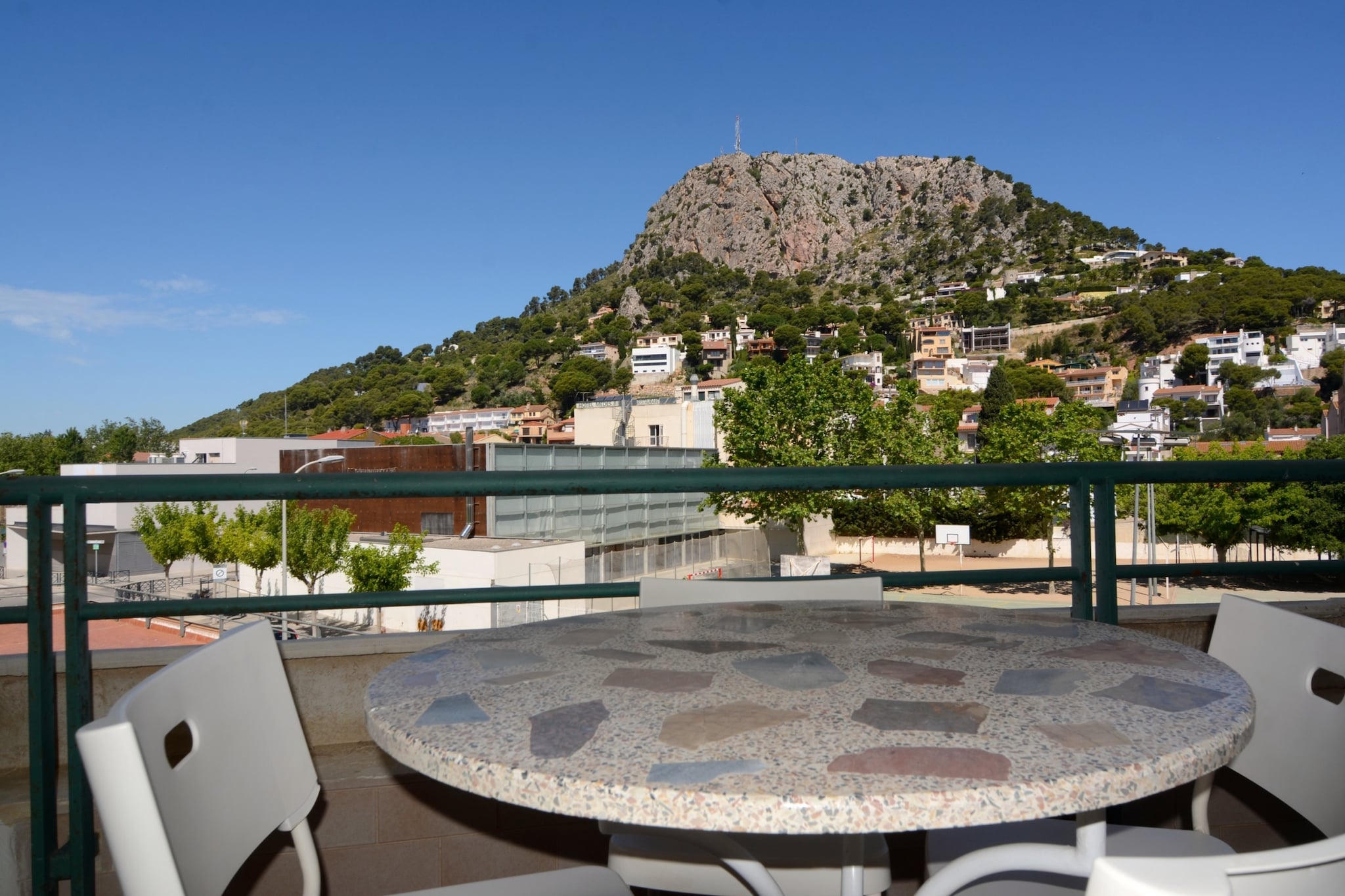 MEDES PARK I 2-1-Outdoor