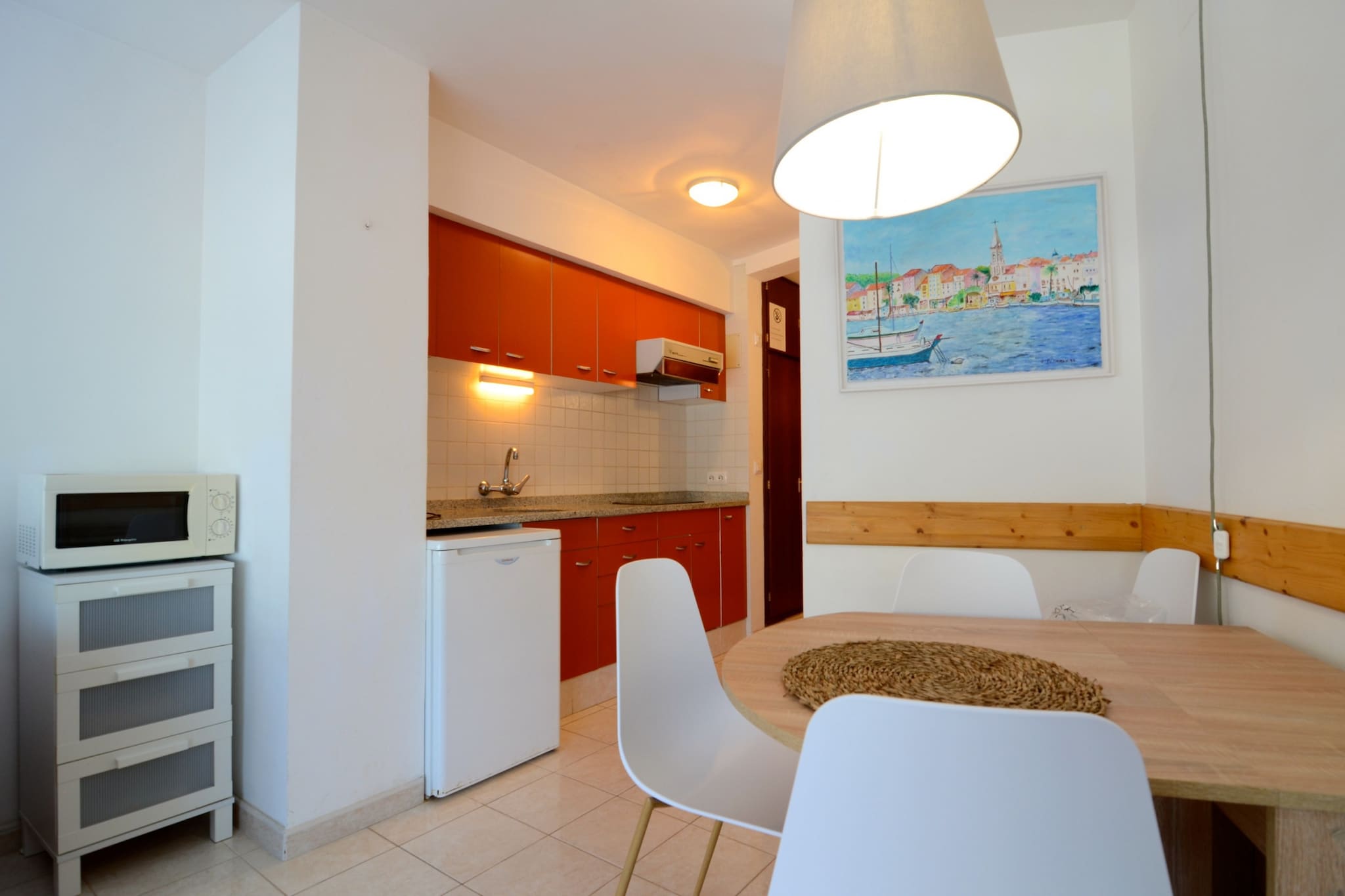 MEDES PARK I 2-1-Kitchen