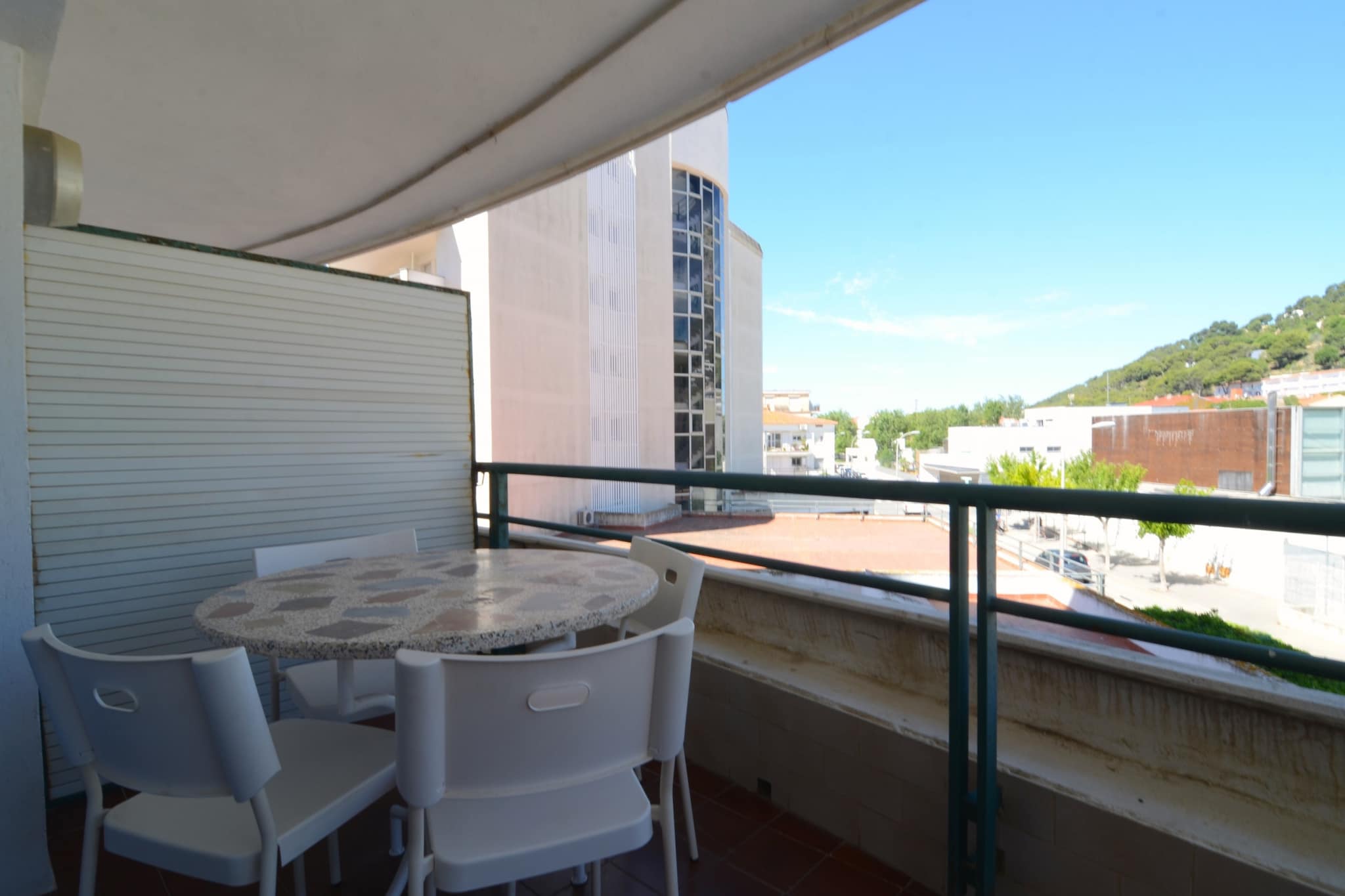 MEDES PARK I 2-1-Terrace