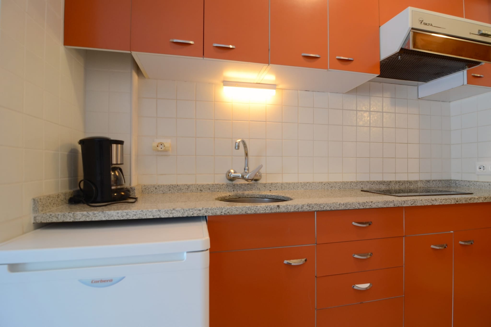 MEDES PARK I 2-1-Kitchen
