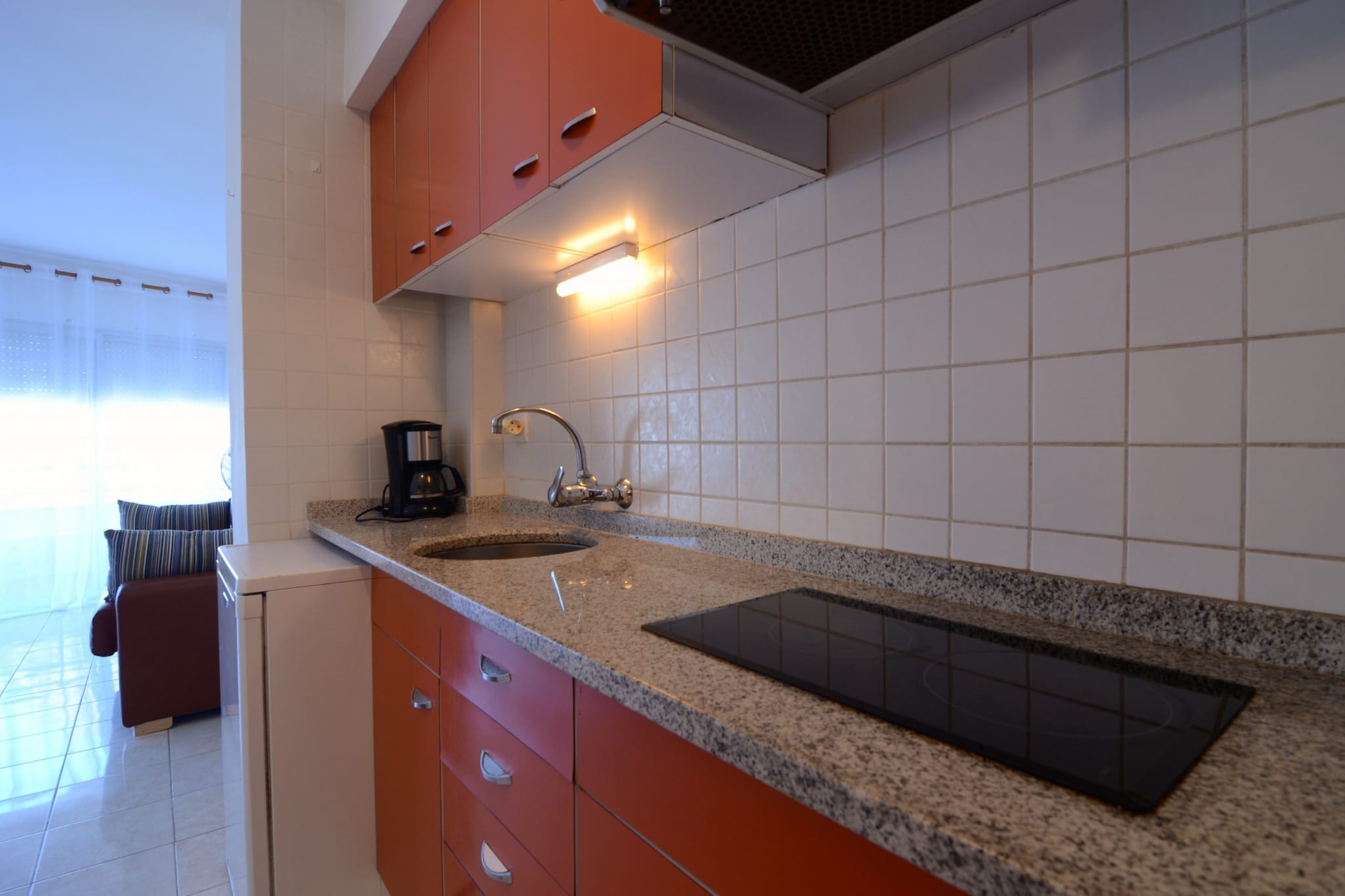 MEDES PARK I 2-1-Kitchen