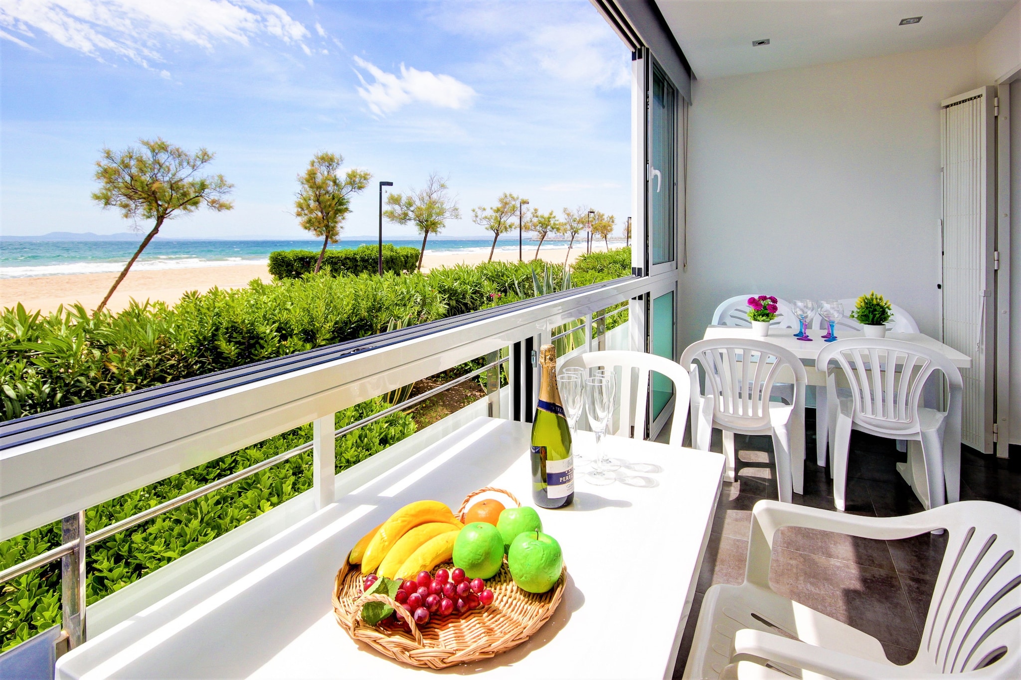 RESIDENCE DE LA PLAGE BJS 3 Roses-Terrace balcony