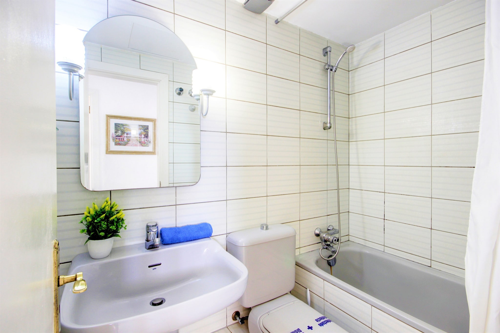 MARE NOSTRUM 1 18 Roses-Bathroom